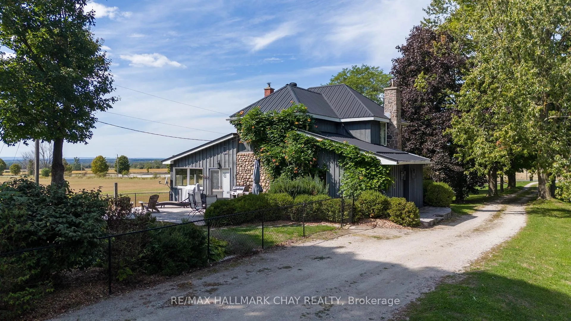 Photo 5 of 2473 Ronald Road, Springwater, Rural Springwater — HOMEH