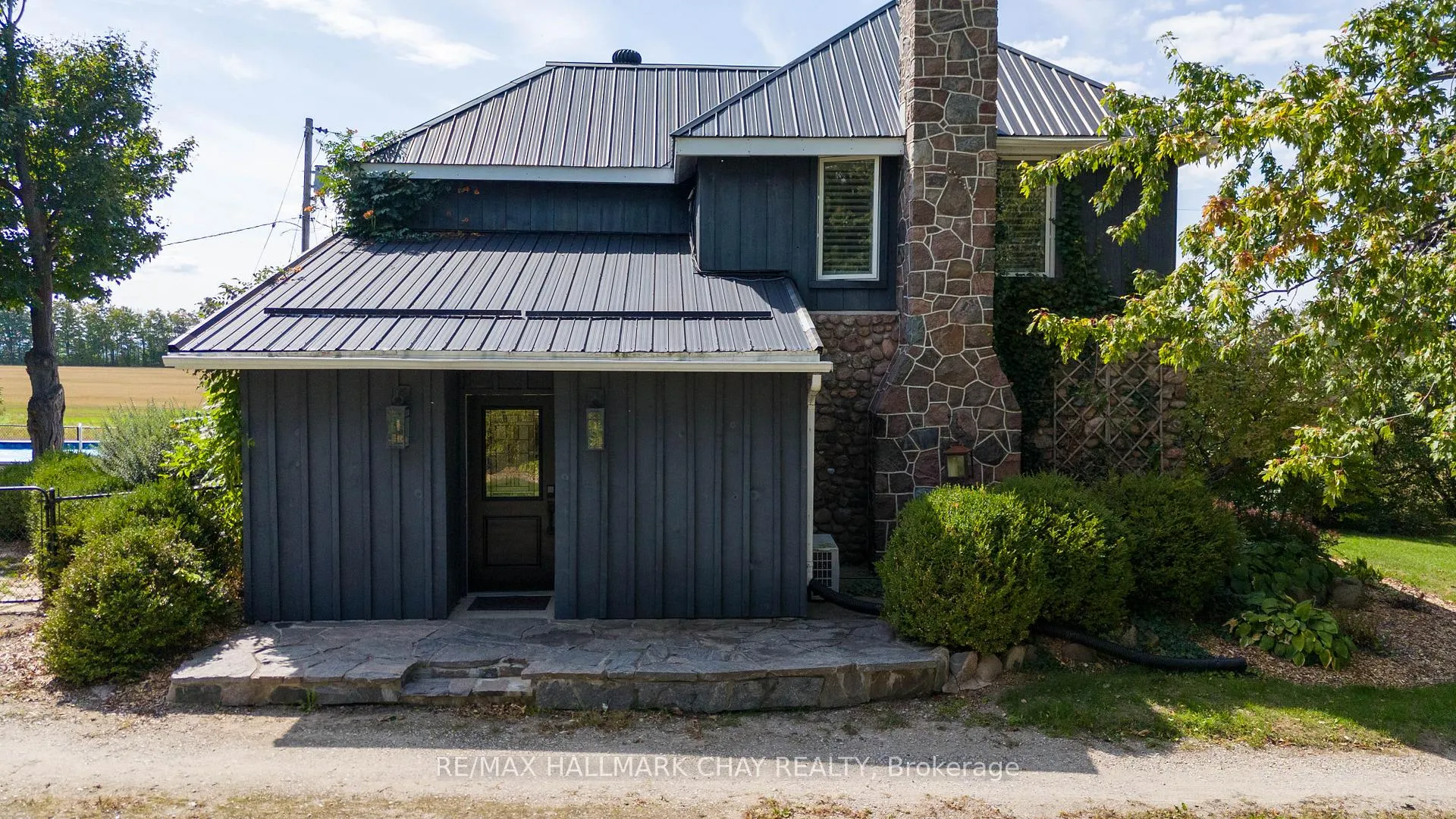 Photo 7 of 2473 Ronald Road, Springwater, Rural Springwater — HOMEH