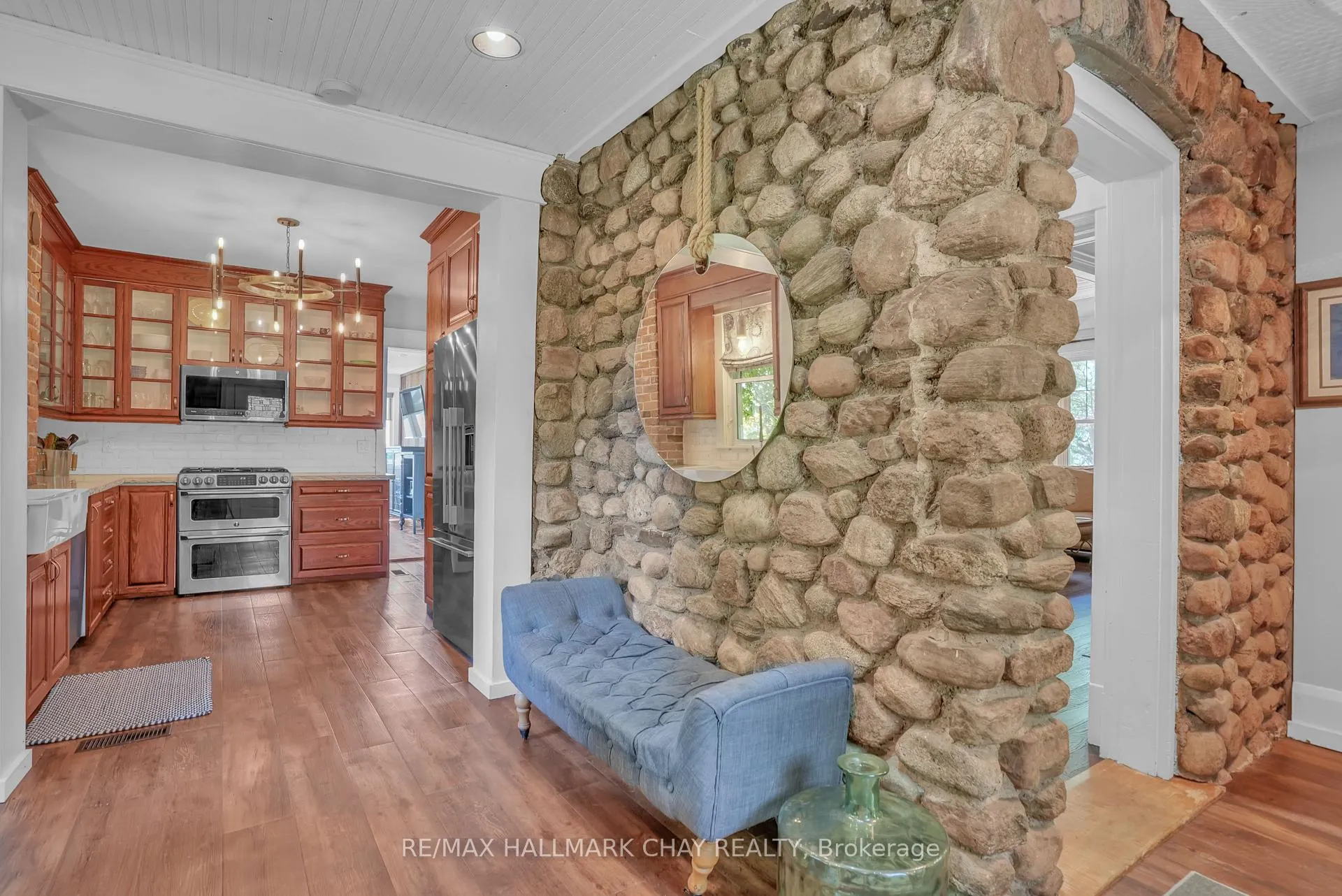 Photo 12 of 2473 Ronald Road, Springwater, Rural Springwater — HOMEH