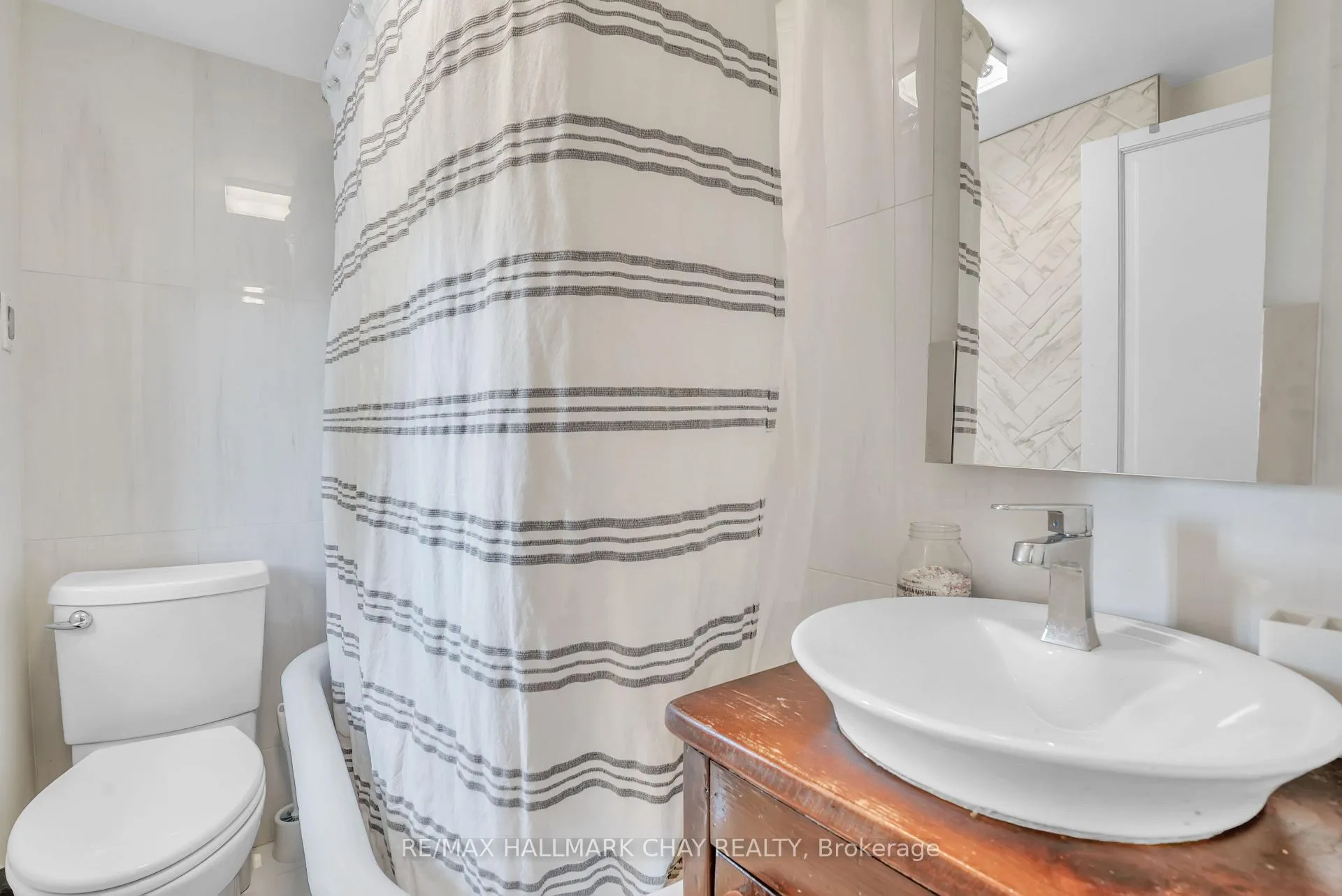 Photo 35 of 2473 Ronald Road, Springwater, Rural Springwater — HOMEH