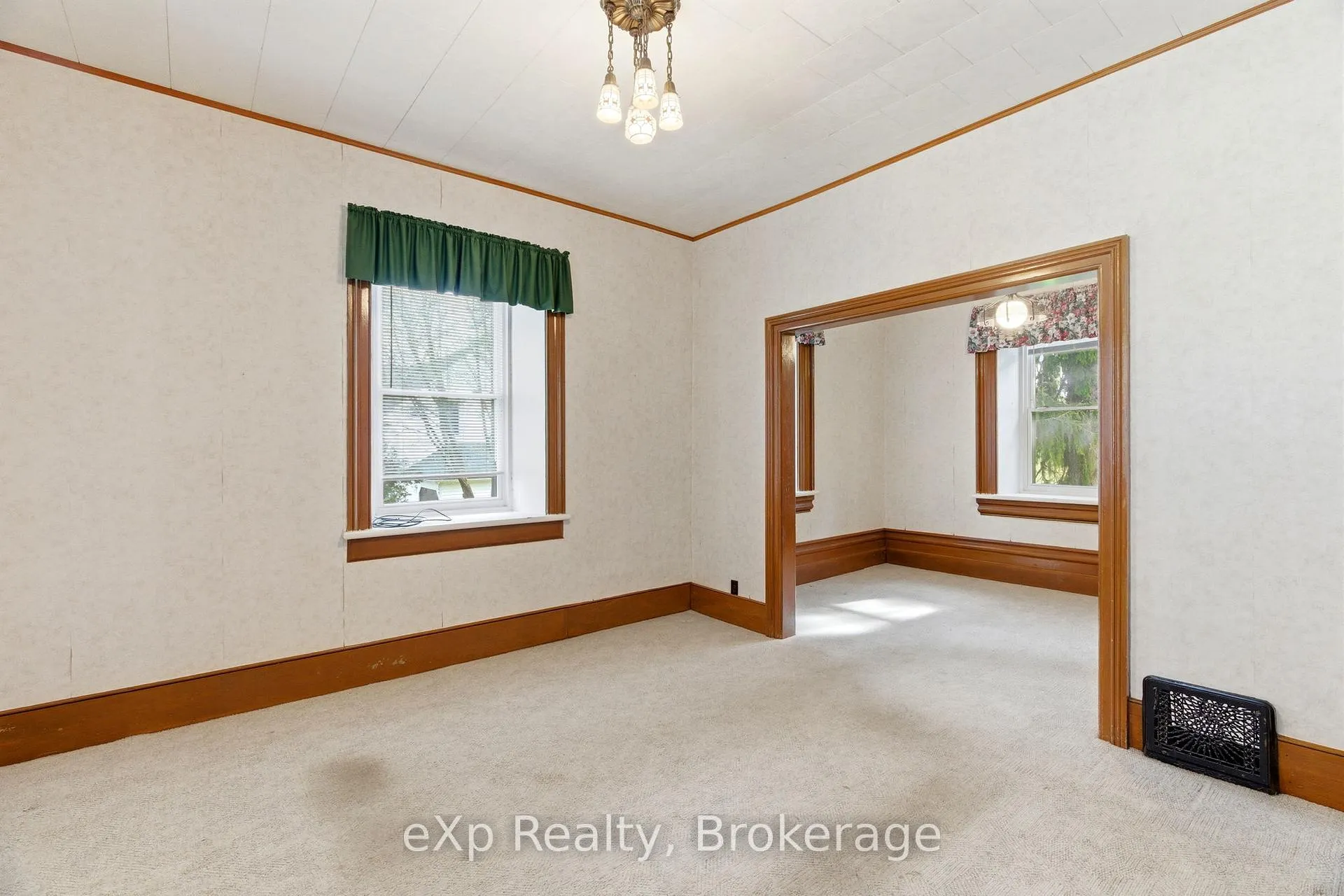 Photo 2 of 208 Mary Street, Brockton — HOMEH