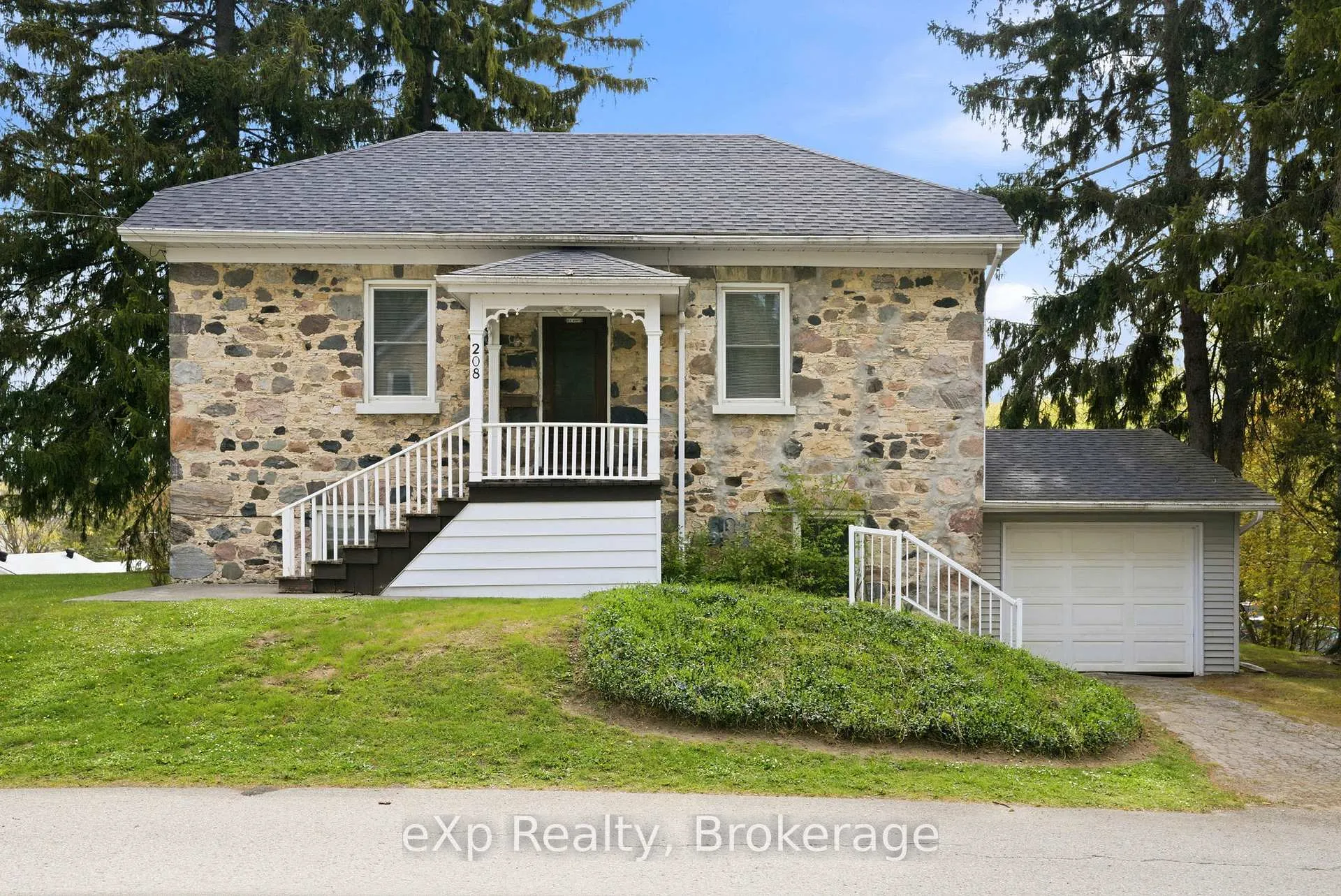 Photo 5 of 208 Mary Street, Brockton — HOMEH