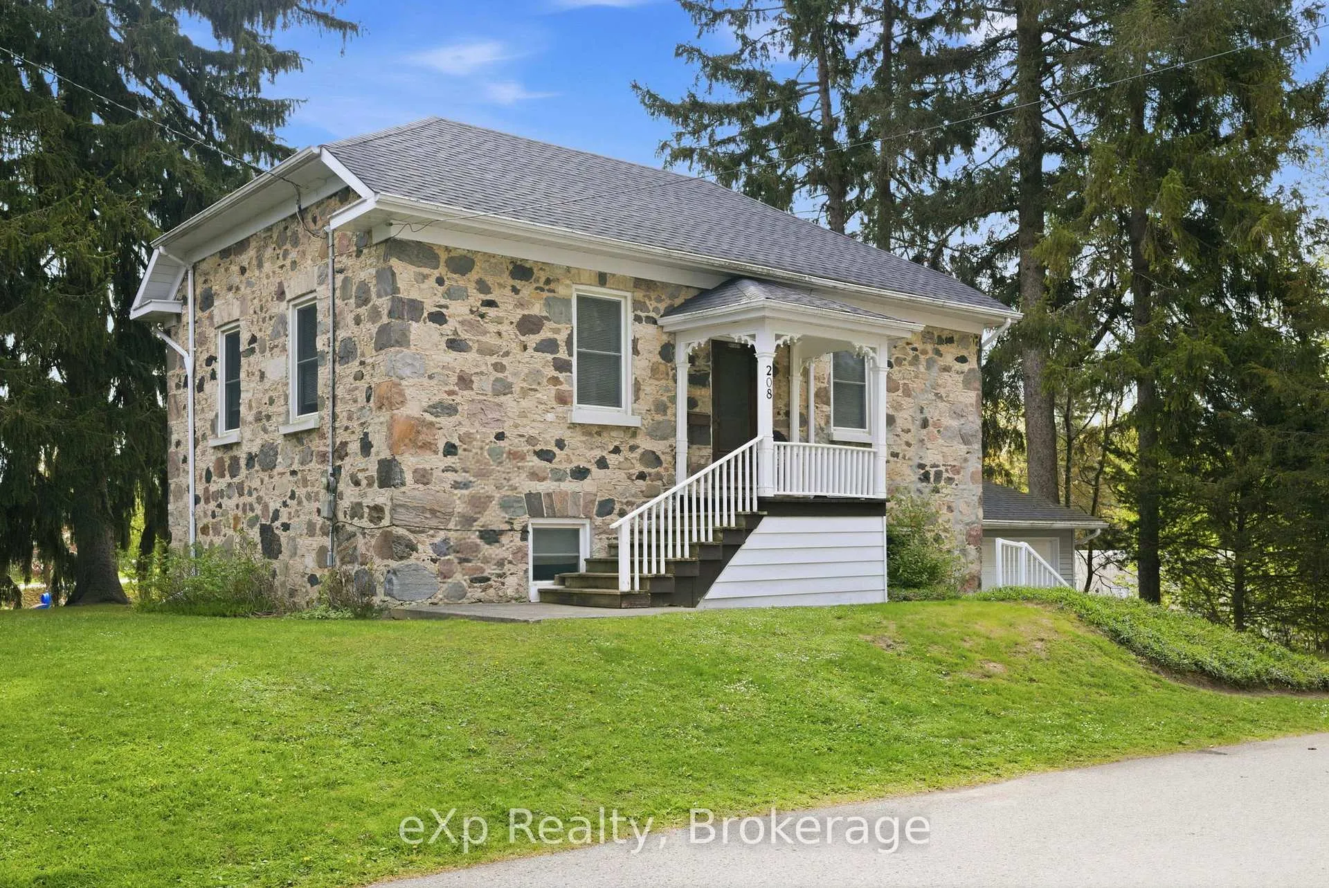 Photo 8 of 208 Mary Street, Brockton — HOMEH