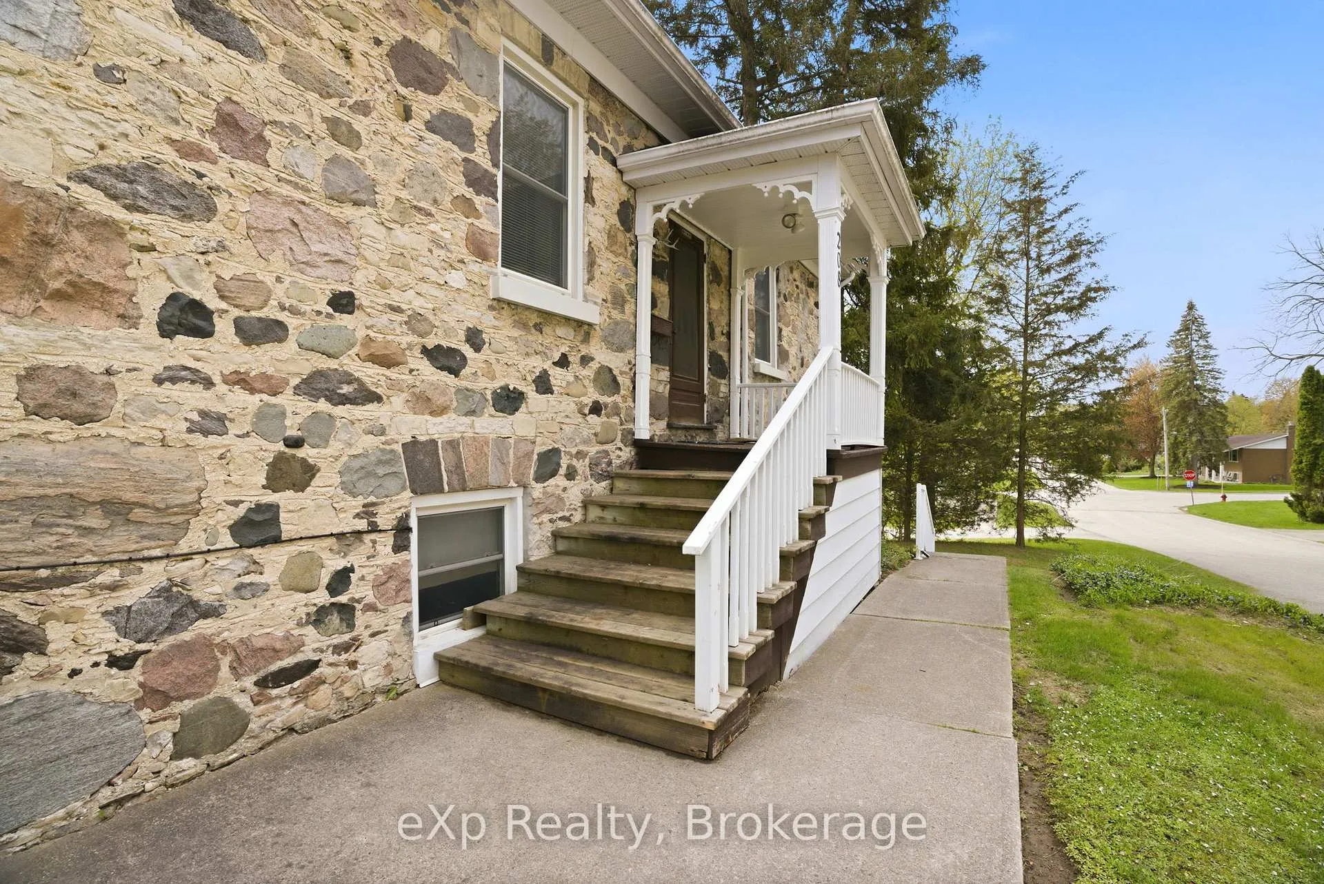 Photo 9 of 208 Mary Street, Brockton — HOMEH