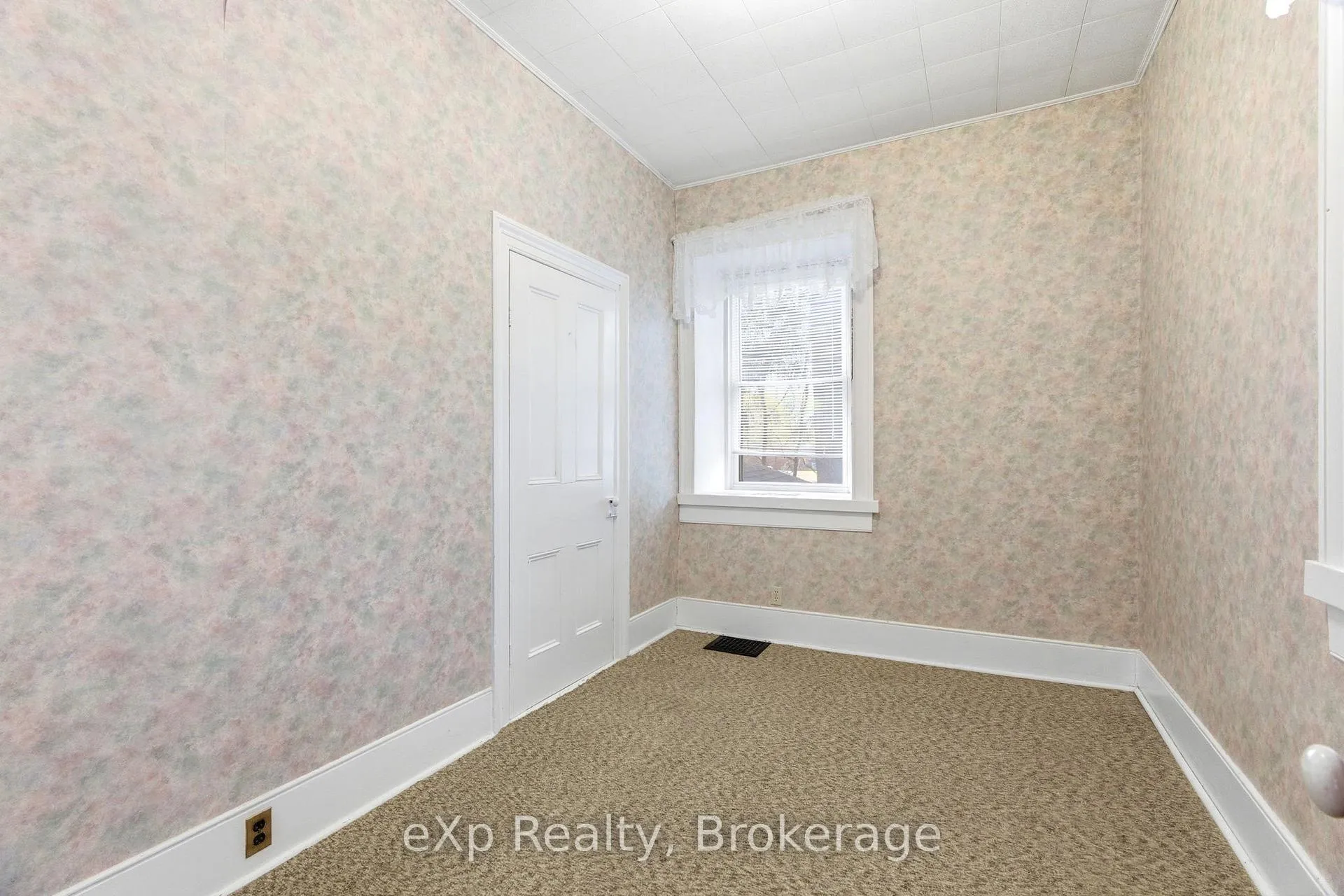 Photo 12 of 208 Mary Street, Brockton — HOMEH