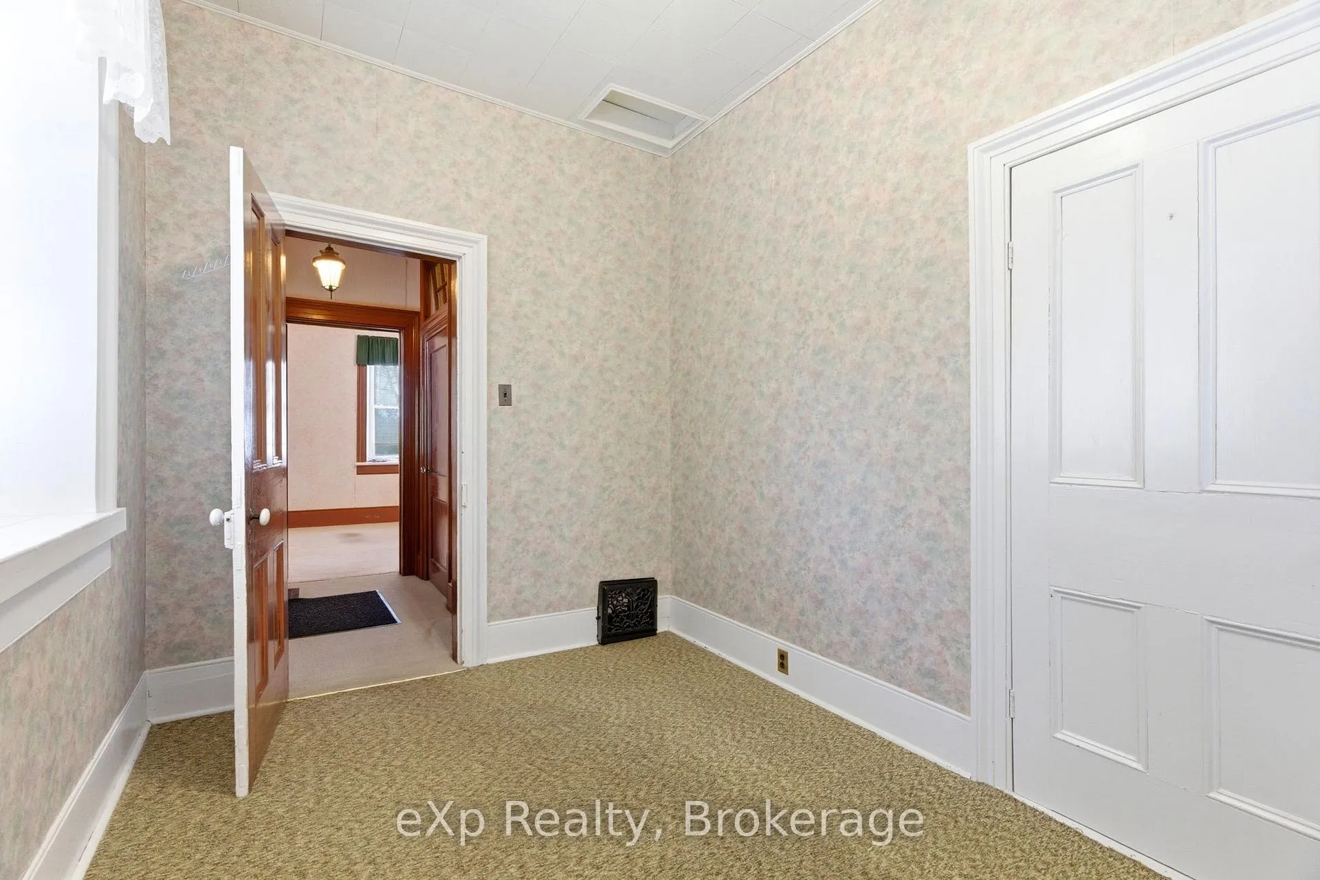 Photo 13 of 208 Mary Street, Brockton — HOMEH