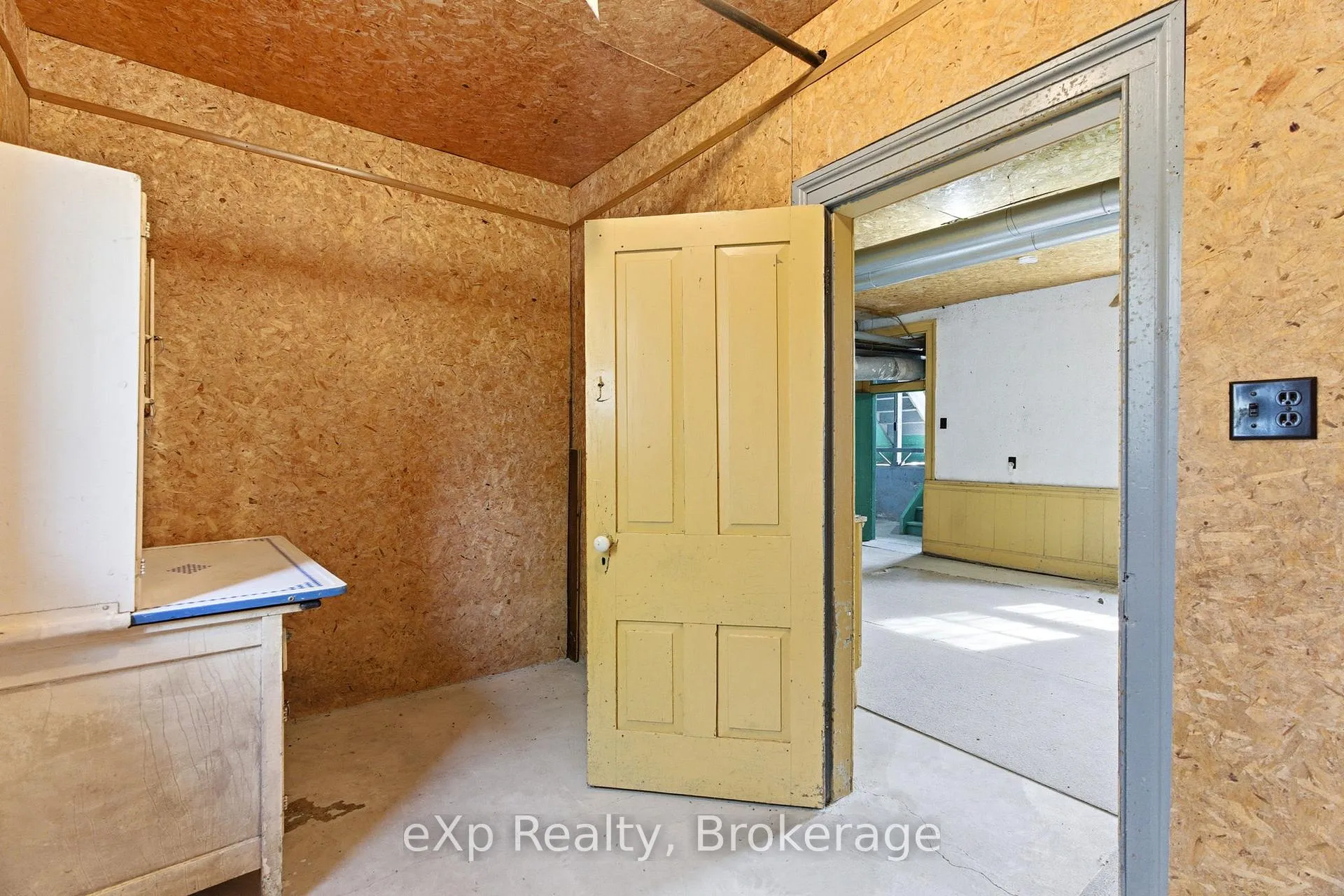 Photo 33 of 208 Mary Street, Brockton — HOMEH