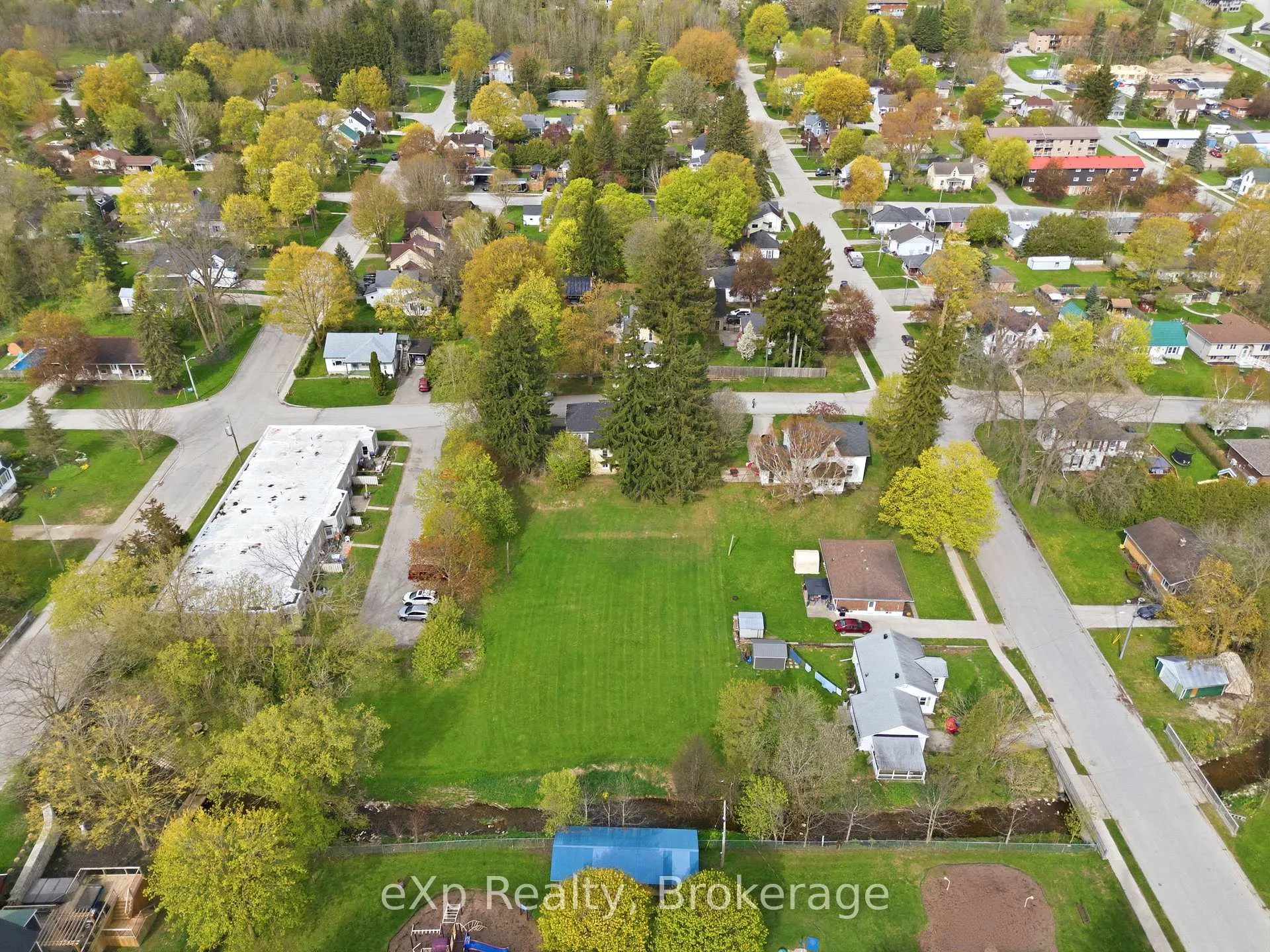Photo 44 of 208 Mary Street, Brockton — HOMEH