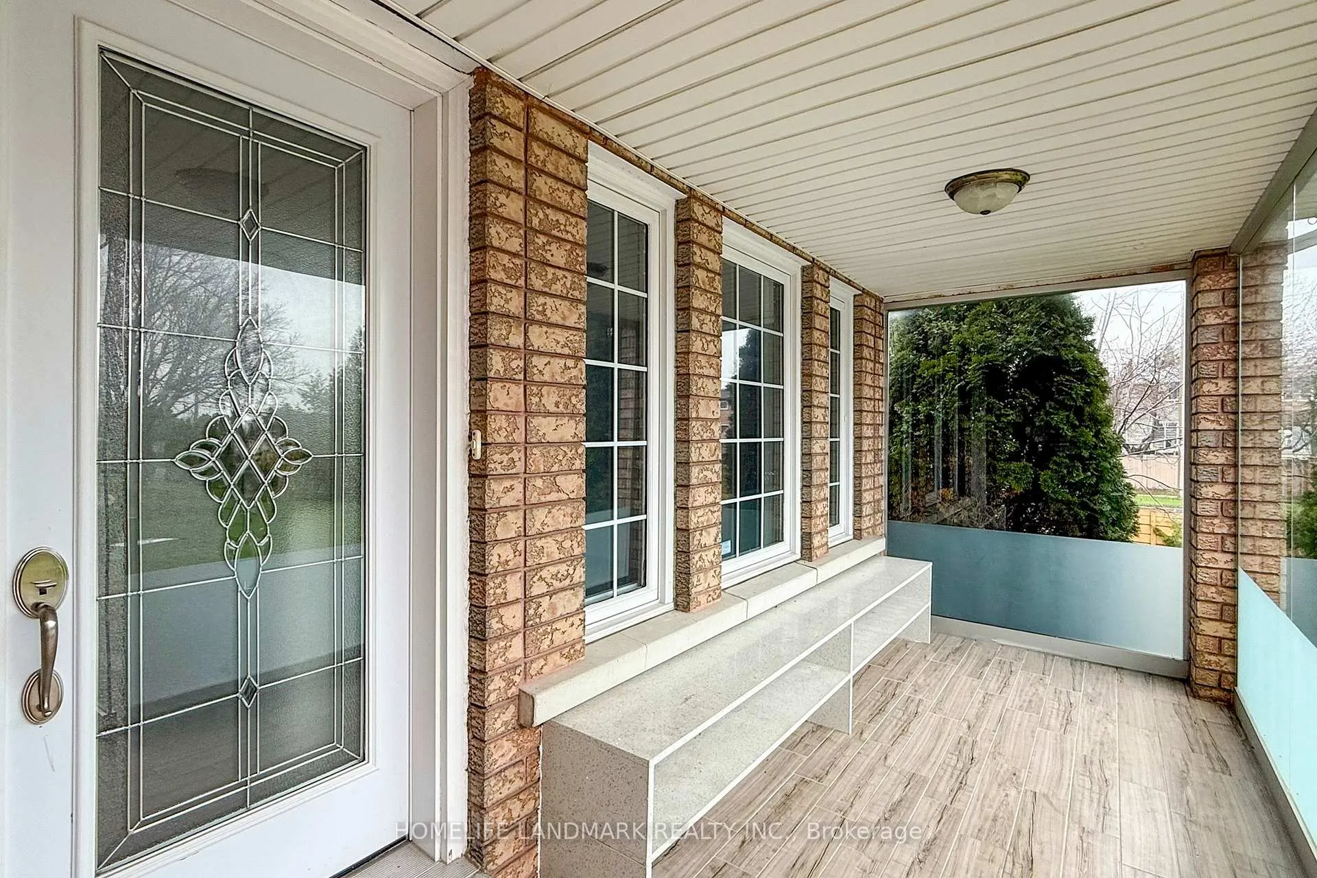 Photo 4 of 22 Lynda Mcneil Place, Markham, Middlefield — HOMEH