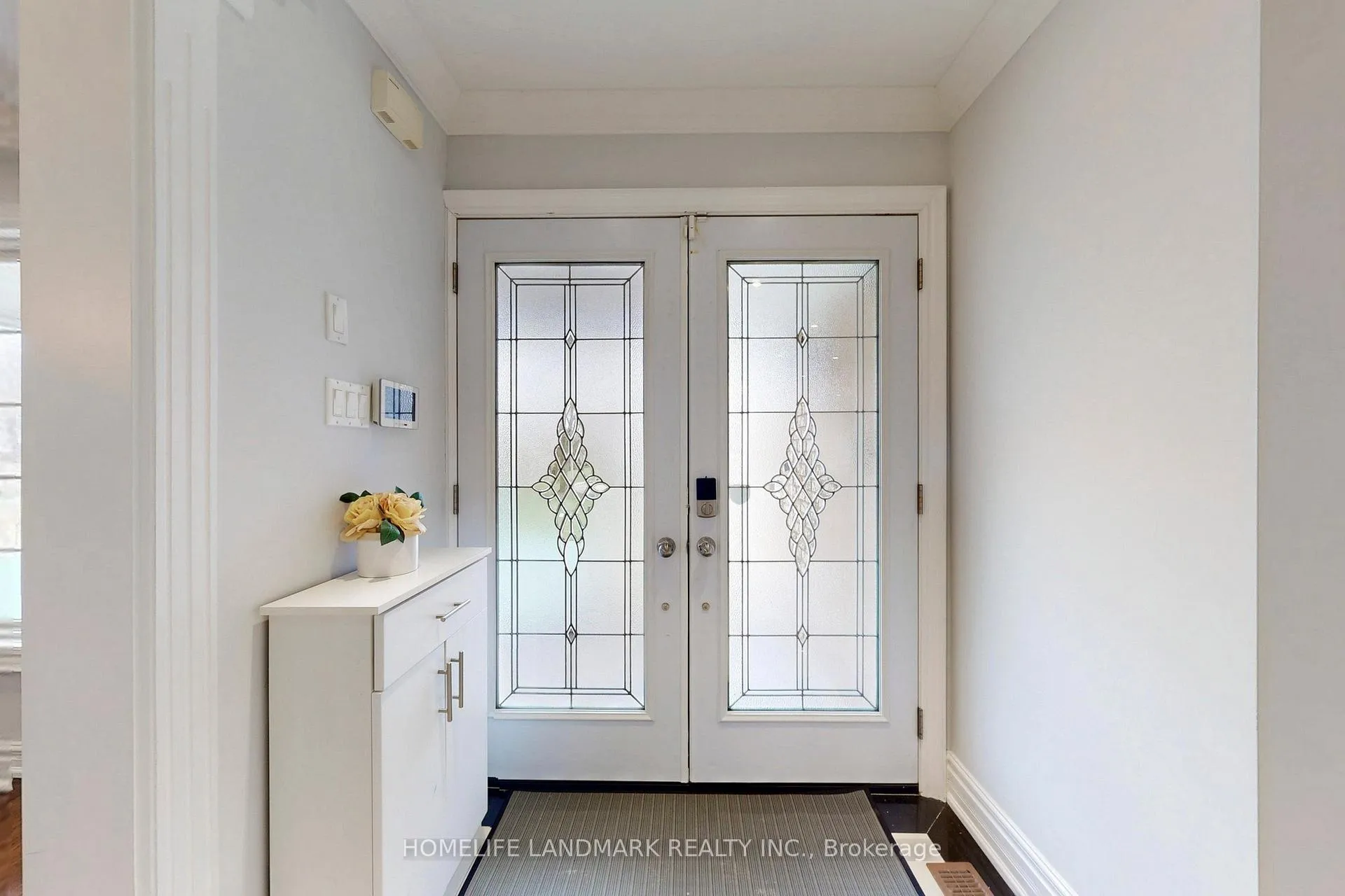 Photo 5 of 22 Lynda Mcneil Place, Markham, Middlefield — HOMEH