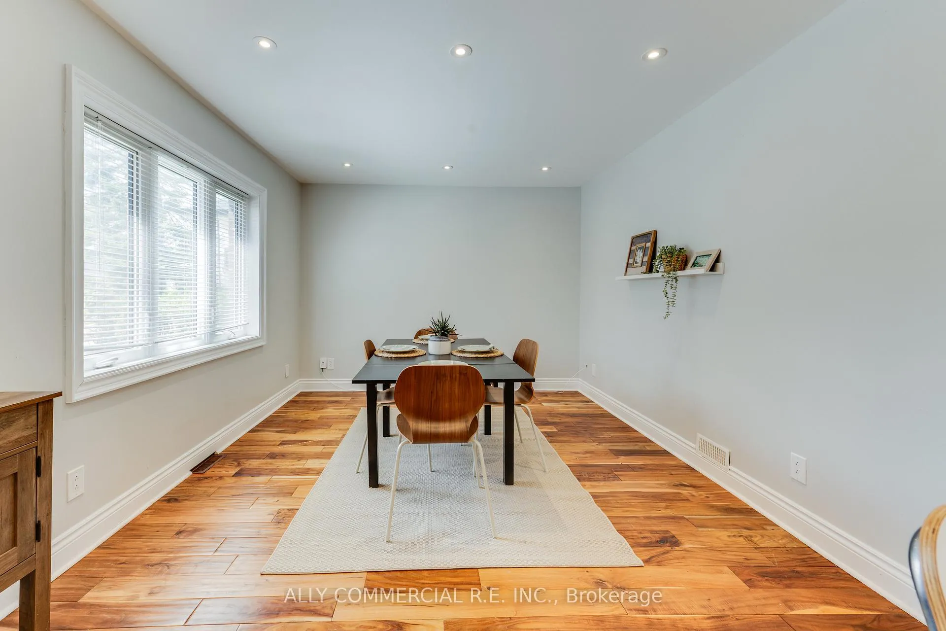 Photo 4 of 557 Nairn Avenue, Toronto, Caledonia-Fairbank — HOMEH