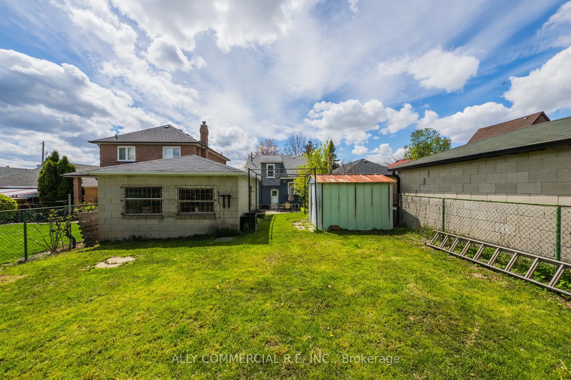 Photo 11 of 557 Nairn Avenue, Toronto, Caledonia-Fairbank — HOMEH