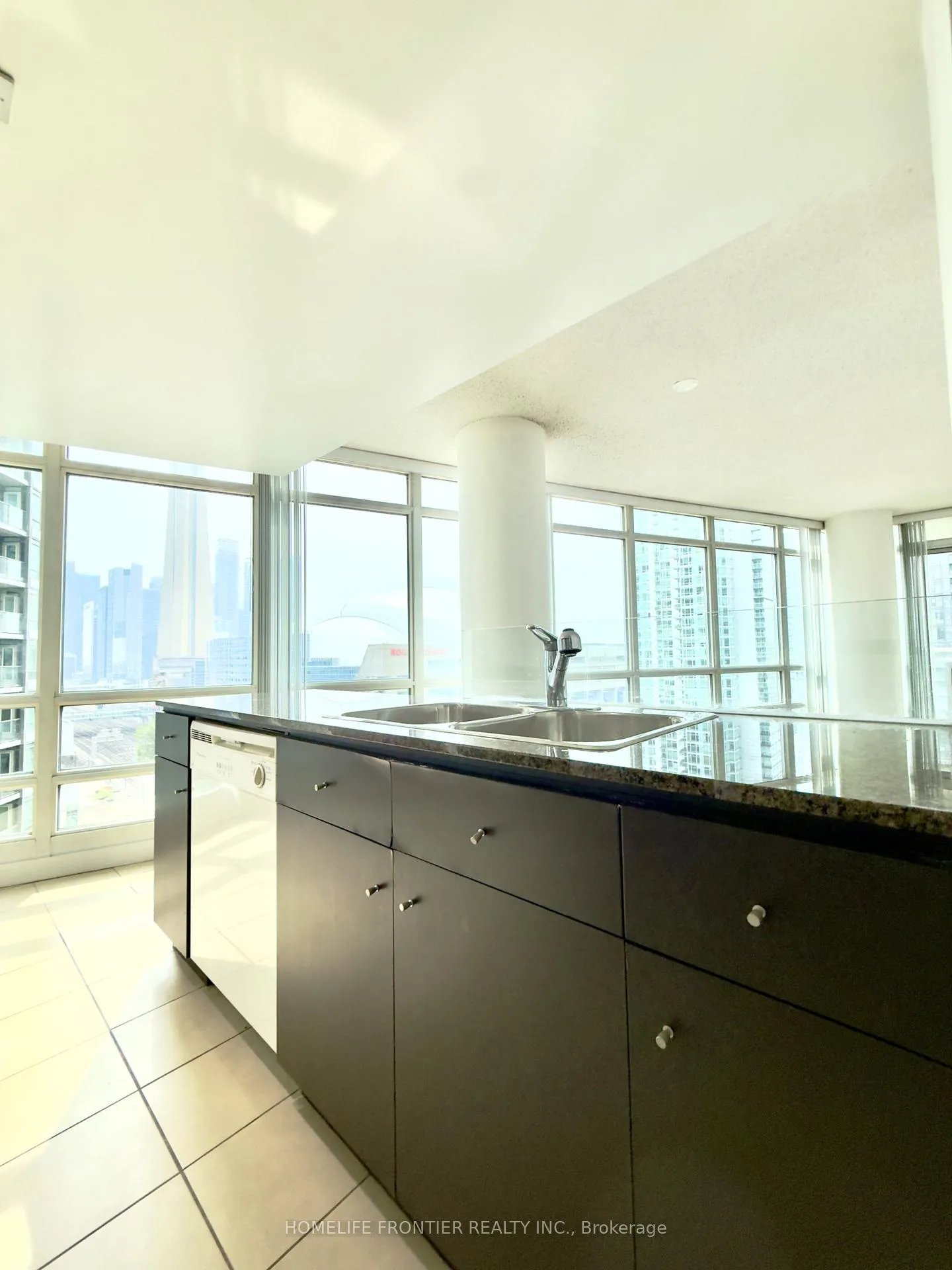 Photo 9 of Unit 1608, 381 Front Street W, Toronto, Waterfront Communities — HOMEH