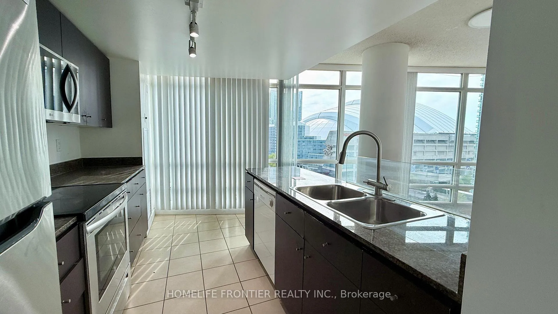 Photo 12 of Unit 1608, 381 Front Street W, Toronto, Waterfront Communities — HOMEH