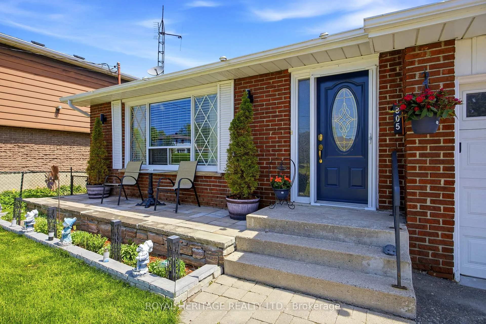 Photo 2 of 805 West Shore Boulevard, Pickering, West Shore — HOMEH