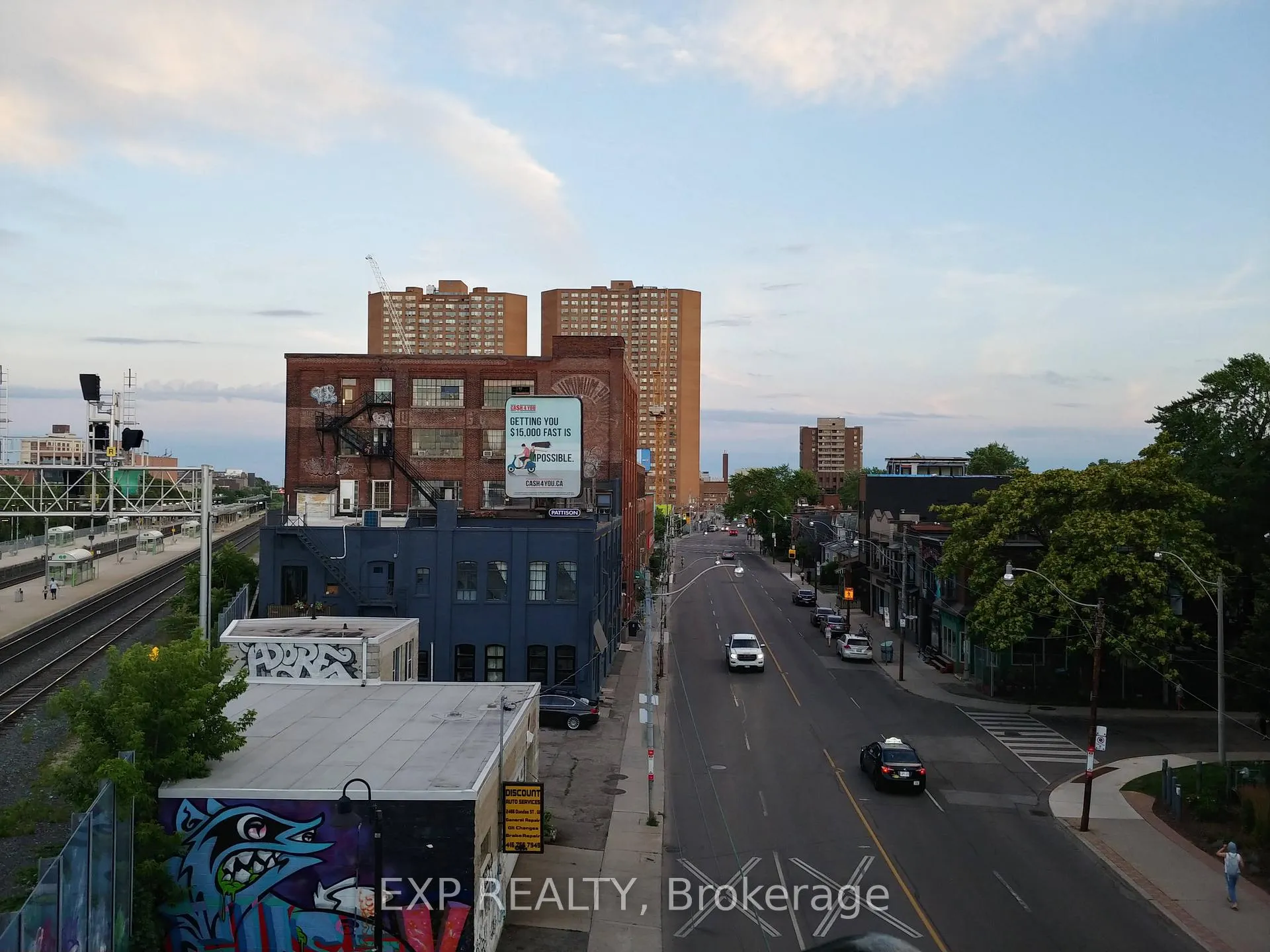 Photo 2 of 2480 Dundas Street W, Toronto, High Park North — HOMEH