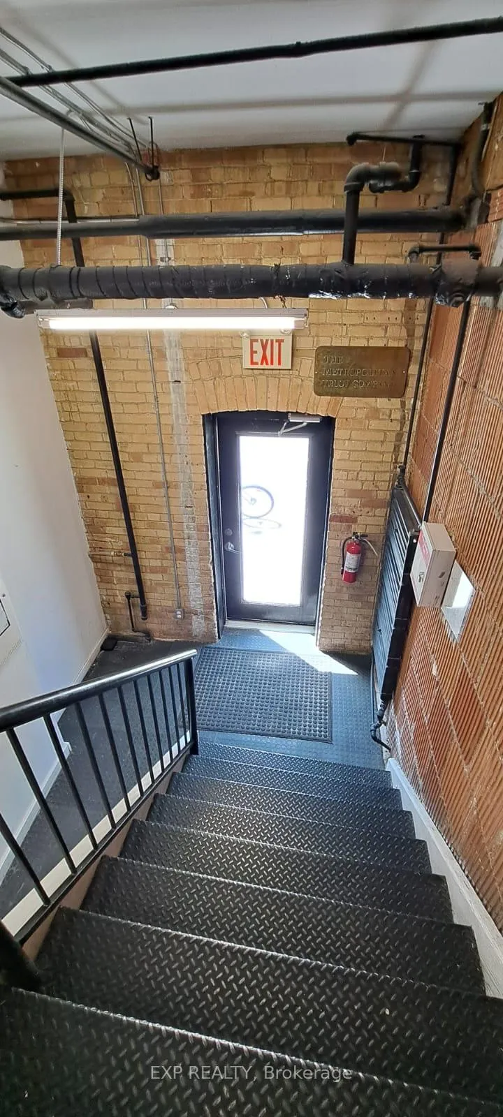 Photo 3 of 2480 Dundas Street W, Toronto, High Park North — HOMEH