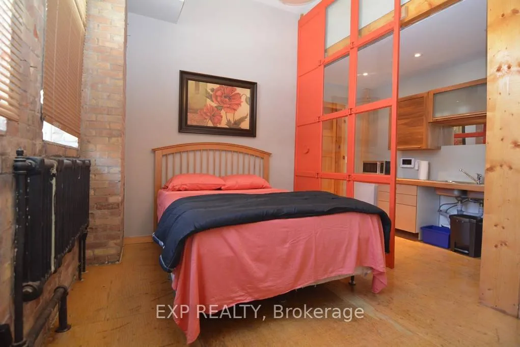 Photo 6 of 2480 Dundas Street W, Toronto, High Park North — HOMEH