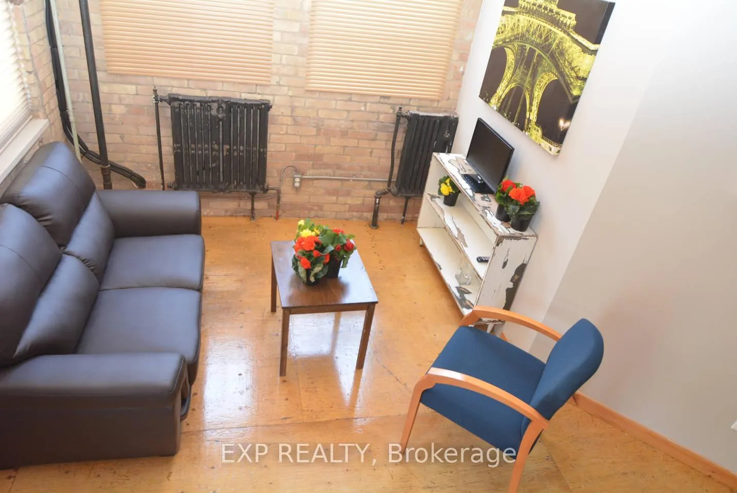 Photo 8 of 2480 Dundas Street W, Toronto, High Park North — HOMEH