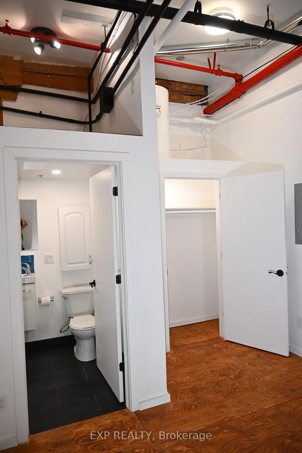 Photo 11 of 2480 Dundas Street W, Toronto, High Park North — HOMEH