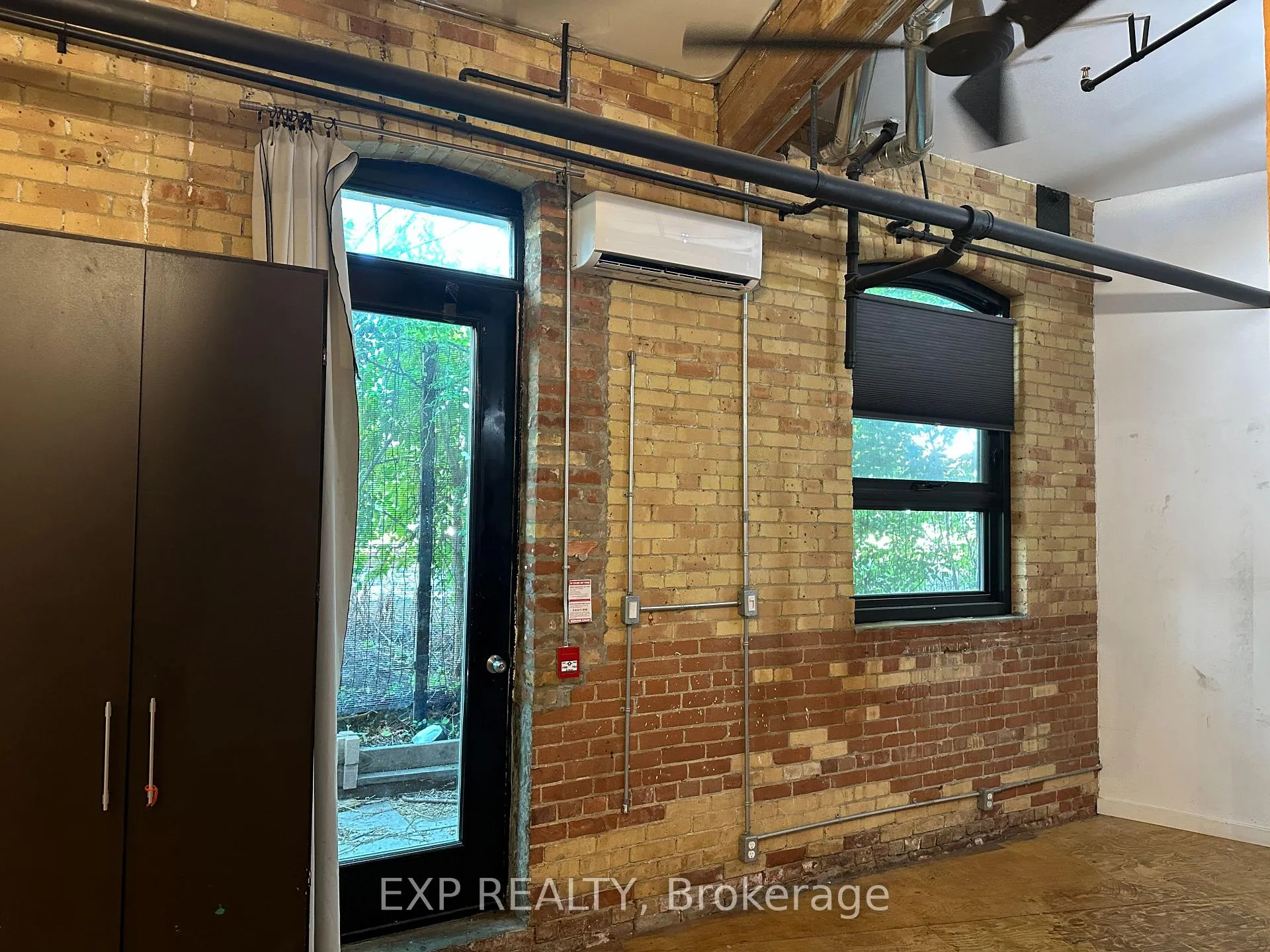 Photo 14 of 2480 Dundas Street W, Toronto, High Park North — HOMEH