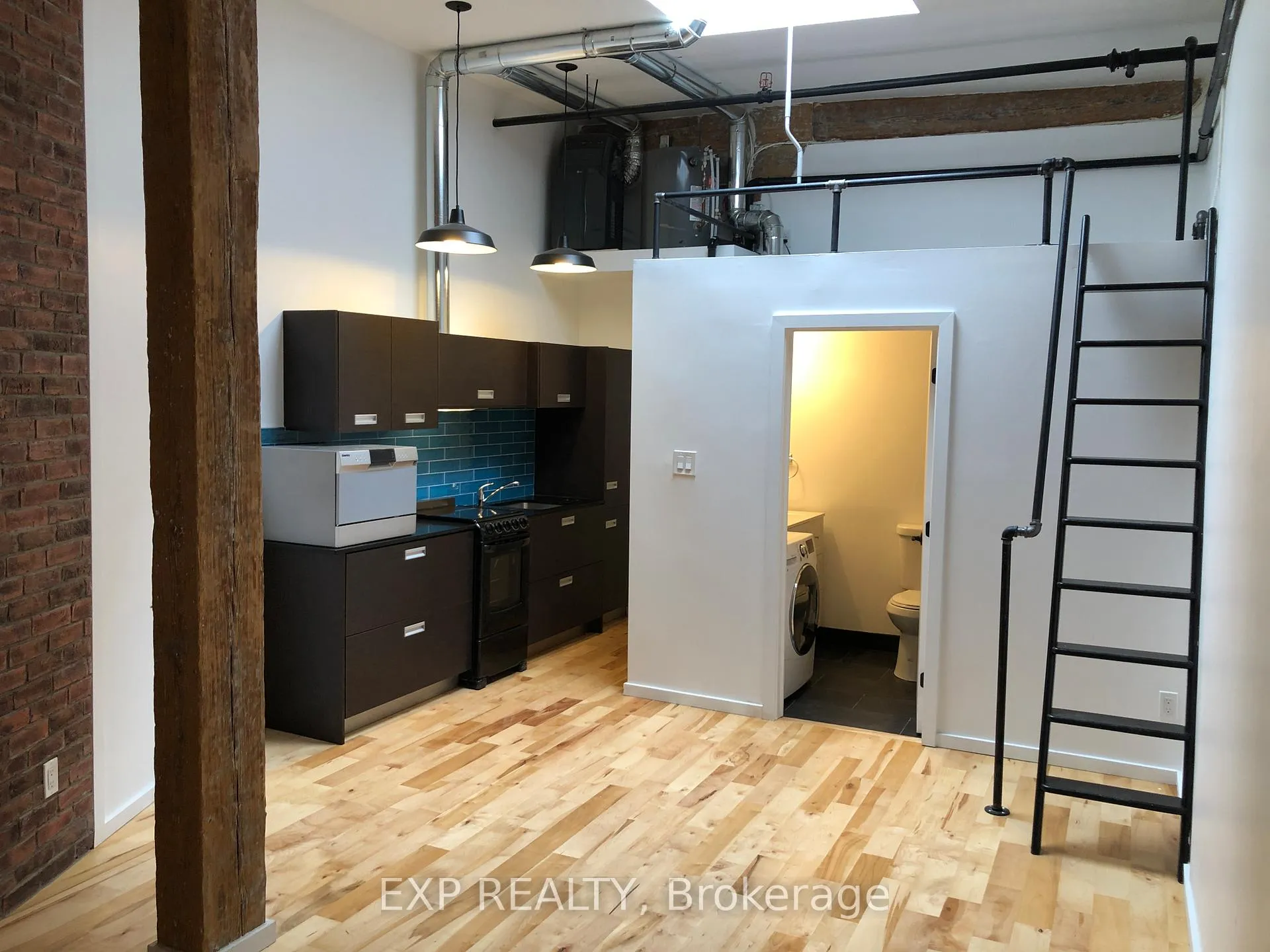 Photo 24 of 2480 Dundas Street W, Toronto, High Park North — HOMEH