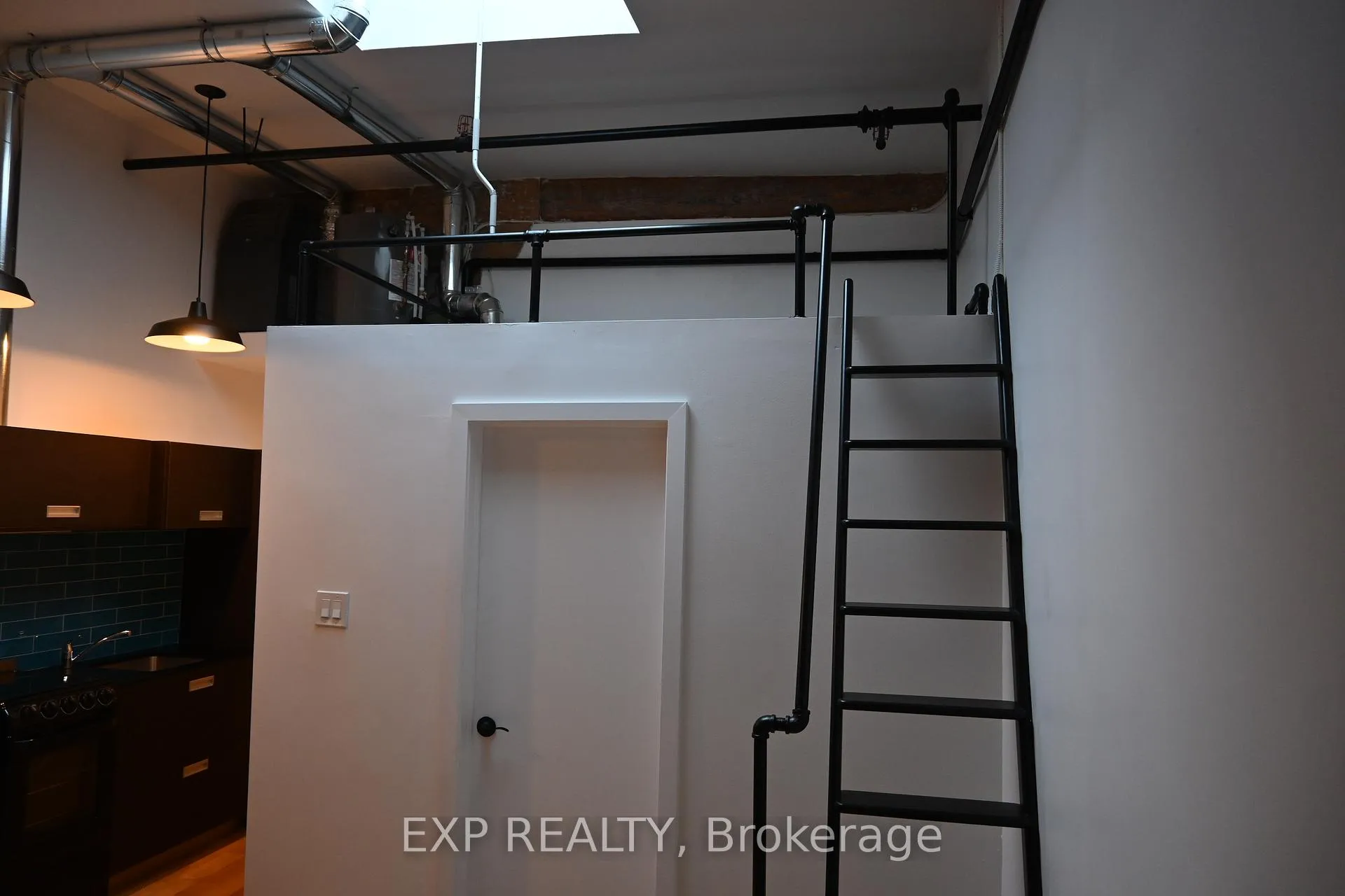 Photo 25 of 2480 Dundas Street W, Toronto, High Park North — HOMEH