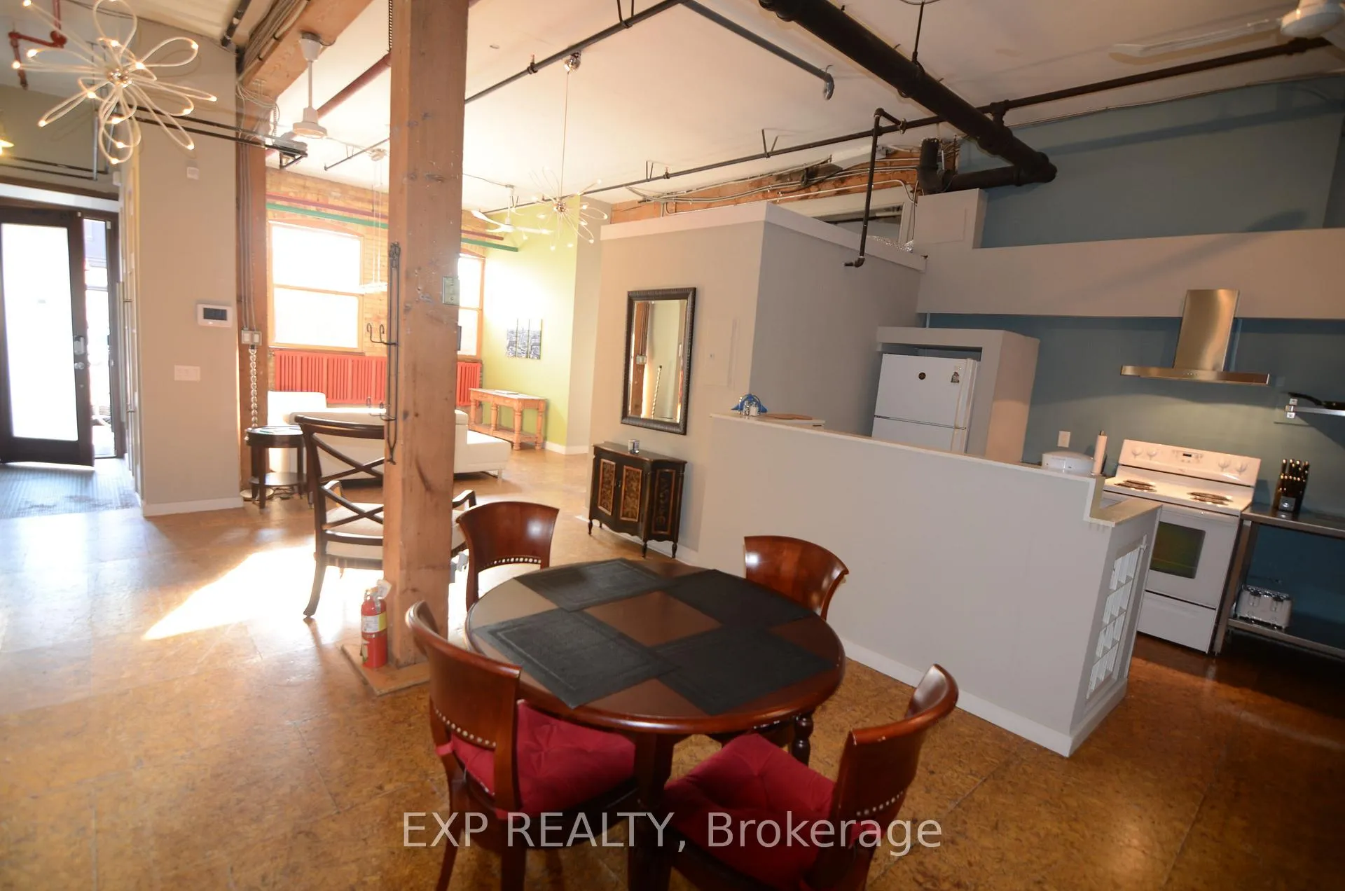 Photo 26 of 2480 Dundas Street W, Toronto, High Park North — HOMEH