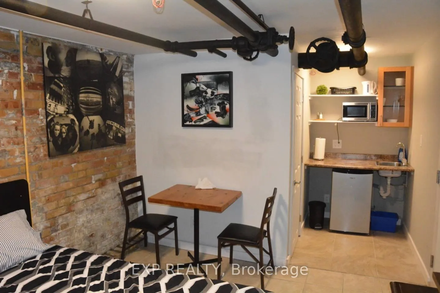 Photo 33 of 2480 Dundas Street W, Toronto, High Park North — HOMEH