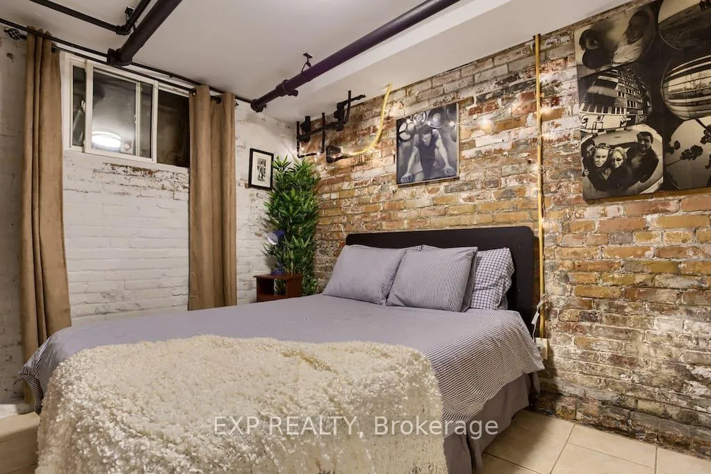 Photo 34 of 2480 Dundas Street W, Toronto, High Park North — HOMEH