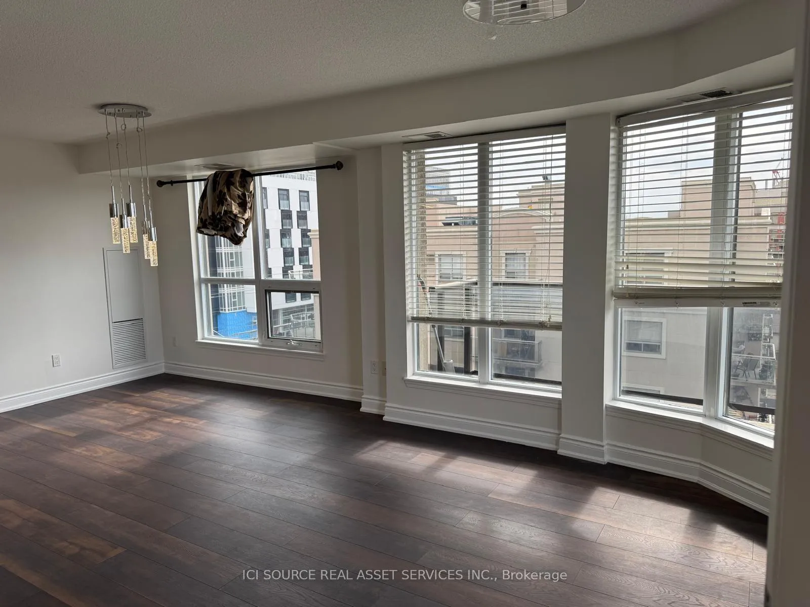 Photo 5 of Unit 614, 760 Sheppard Avenue W, North York, Bathurst Manor — HOMEH