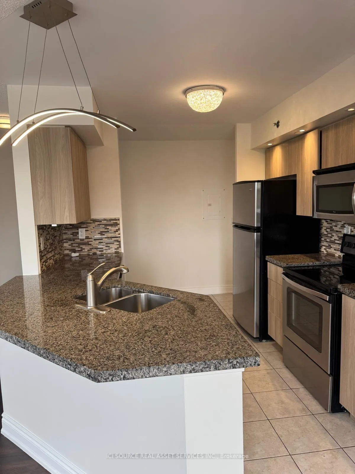 Photo 8 of Unit 614, 760 Sheppard Avenue W, North York, Bathurst Manor — HOMEH