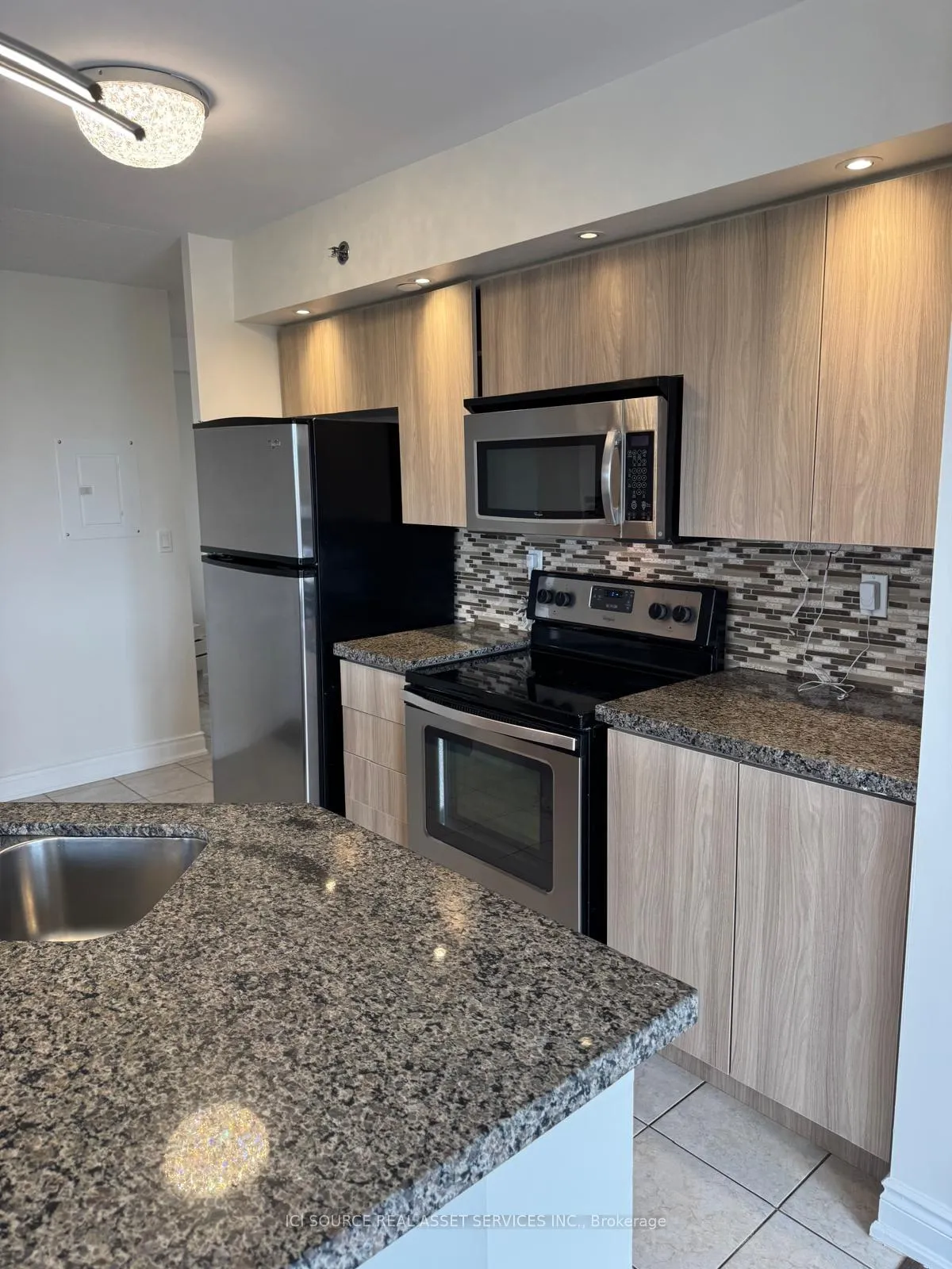 Photo 10 of Unit 614, 760 Sheppard Avenue W, North York, Bathurst Manor — HOMEH