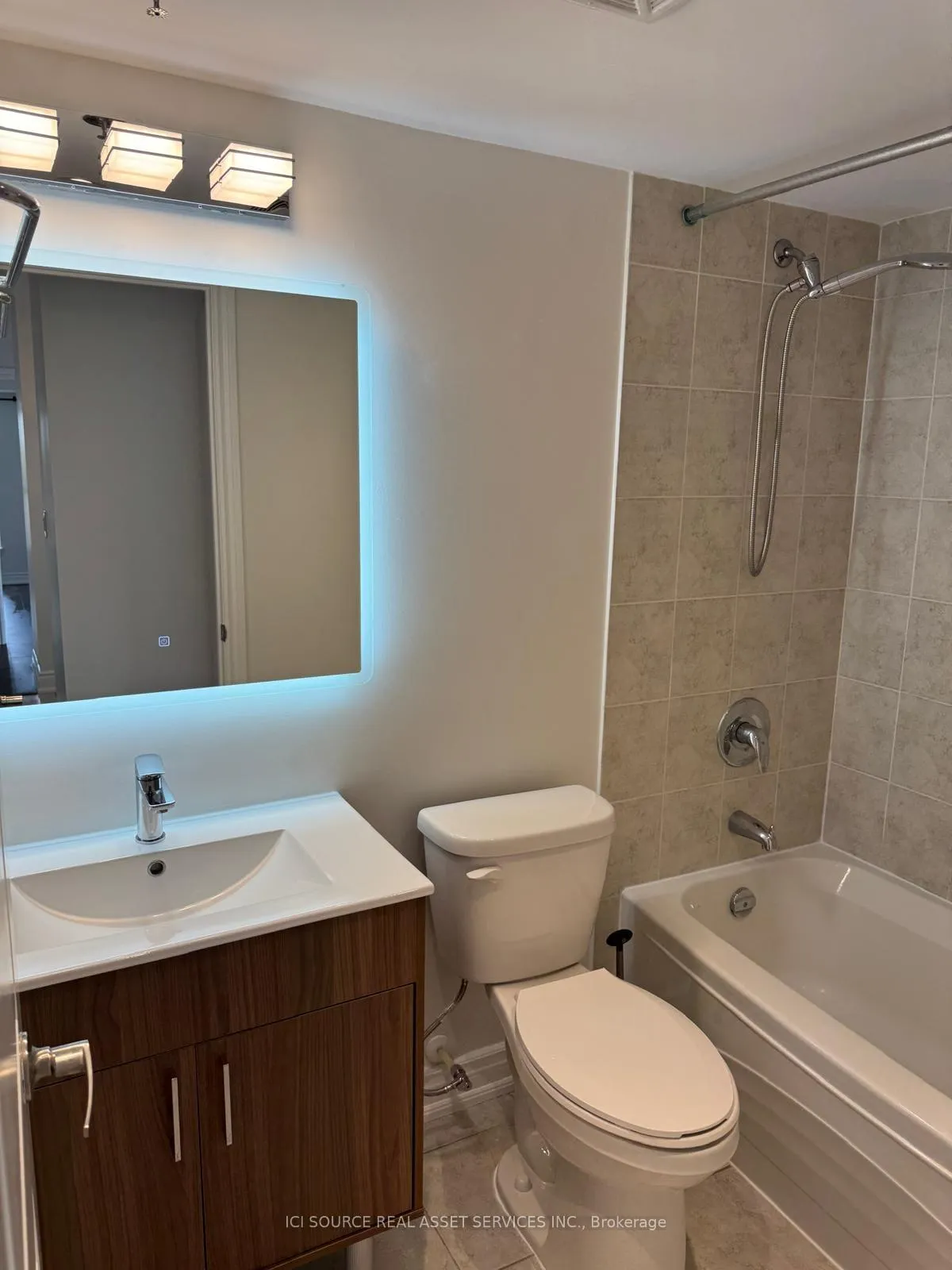 Photo 12 of Unit 614, 760 Sheppard Avenue W, North York, Bathurst Manor — HOMEH