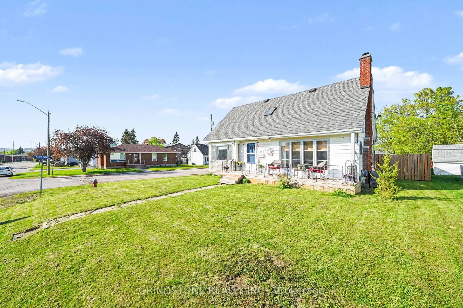 Photo 1 of 479 New Street, Renfrew — HOMEH