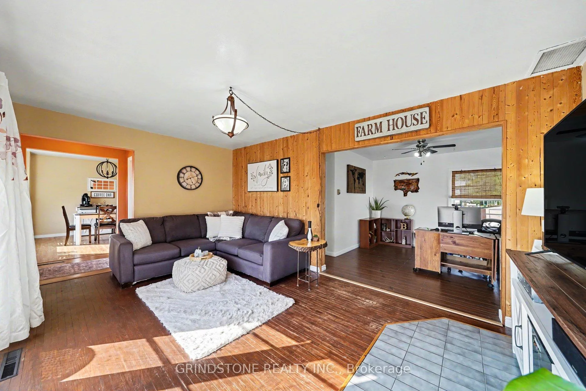 Photo 4 of 479 New Street, Renfrew — HOMEH