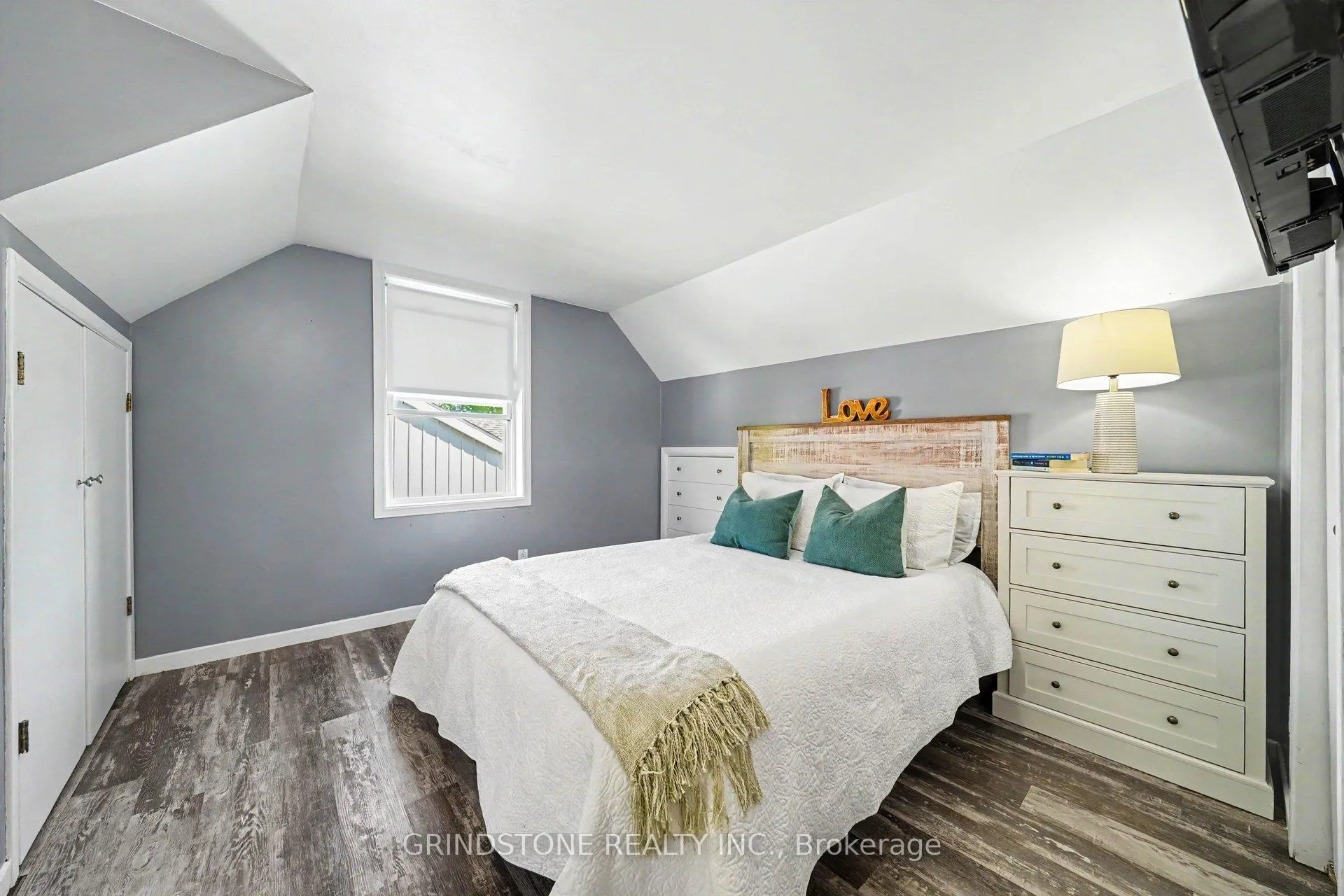 Photo 17 of 479 New Street, Renfrew — HOMEH