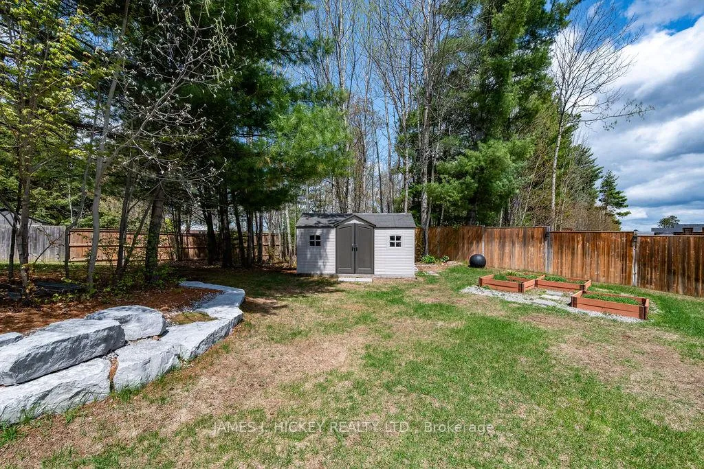 Photo 6 of 5 Nick Street, Petawawa — HOMEH