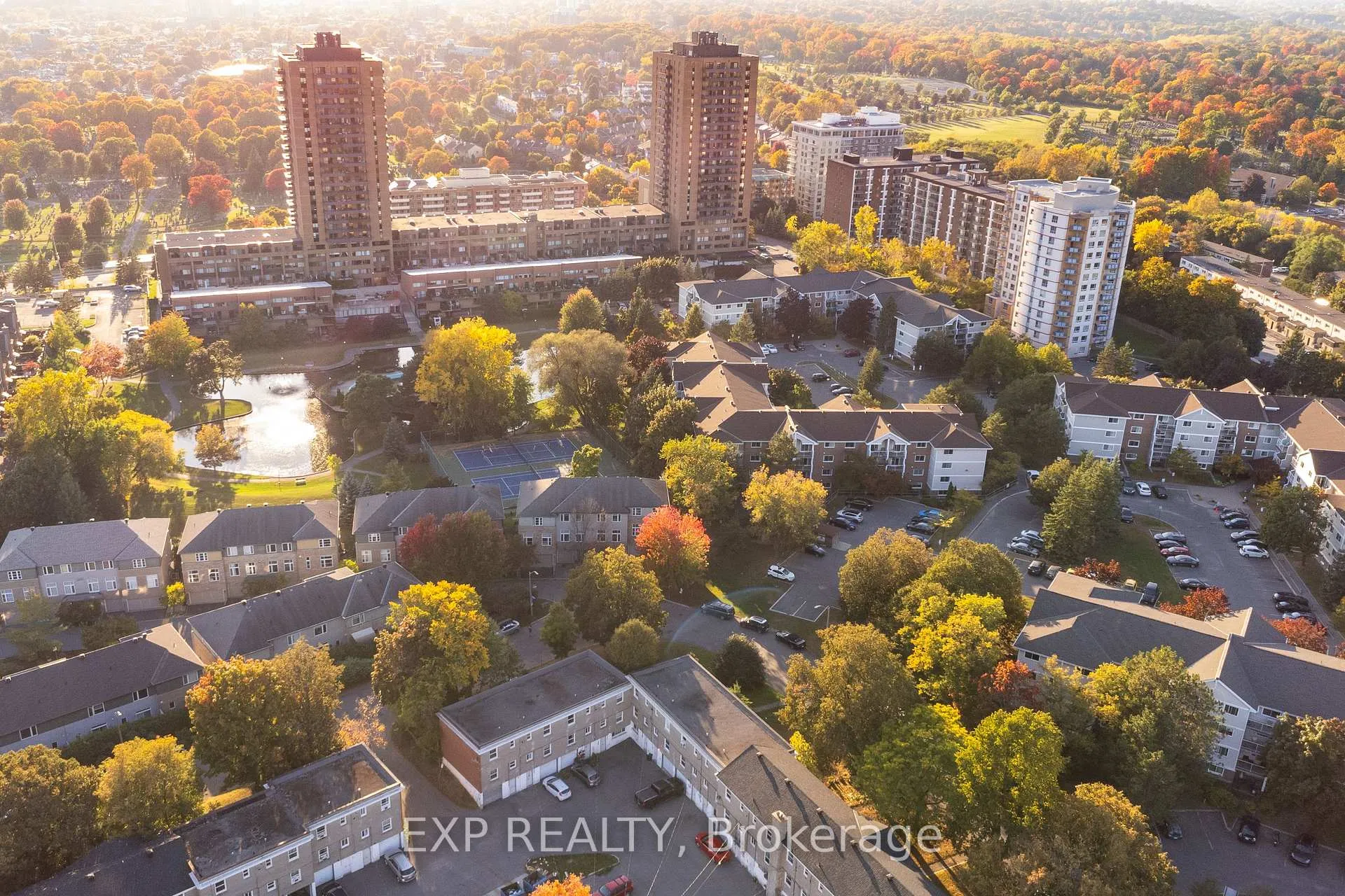 Photo 5 of 6 Pondside Private, Ottawa, Viscount Alexander Park — HOMEH