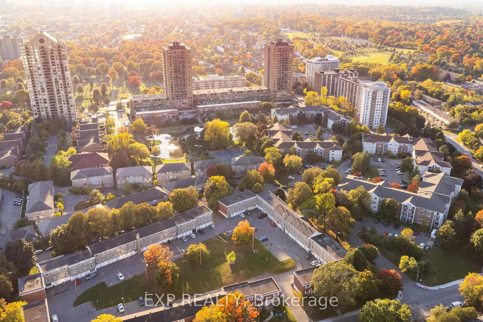 Photo 6 of 6 Pondside Private, Ottawa, Viscount Alexander Park — HOMEH