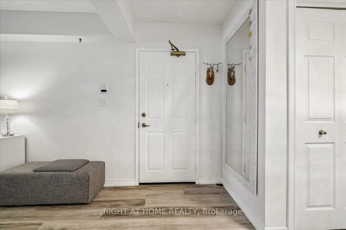 Photo 3 of Unit Unit # 312, 1451 Walker's Line, Burlington, Tansley — HOMEH