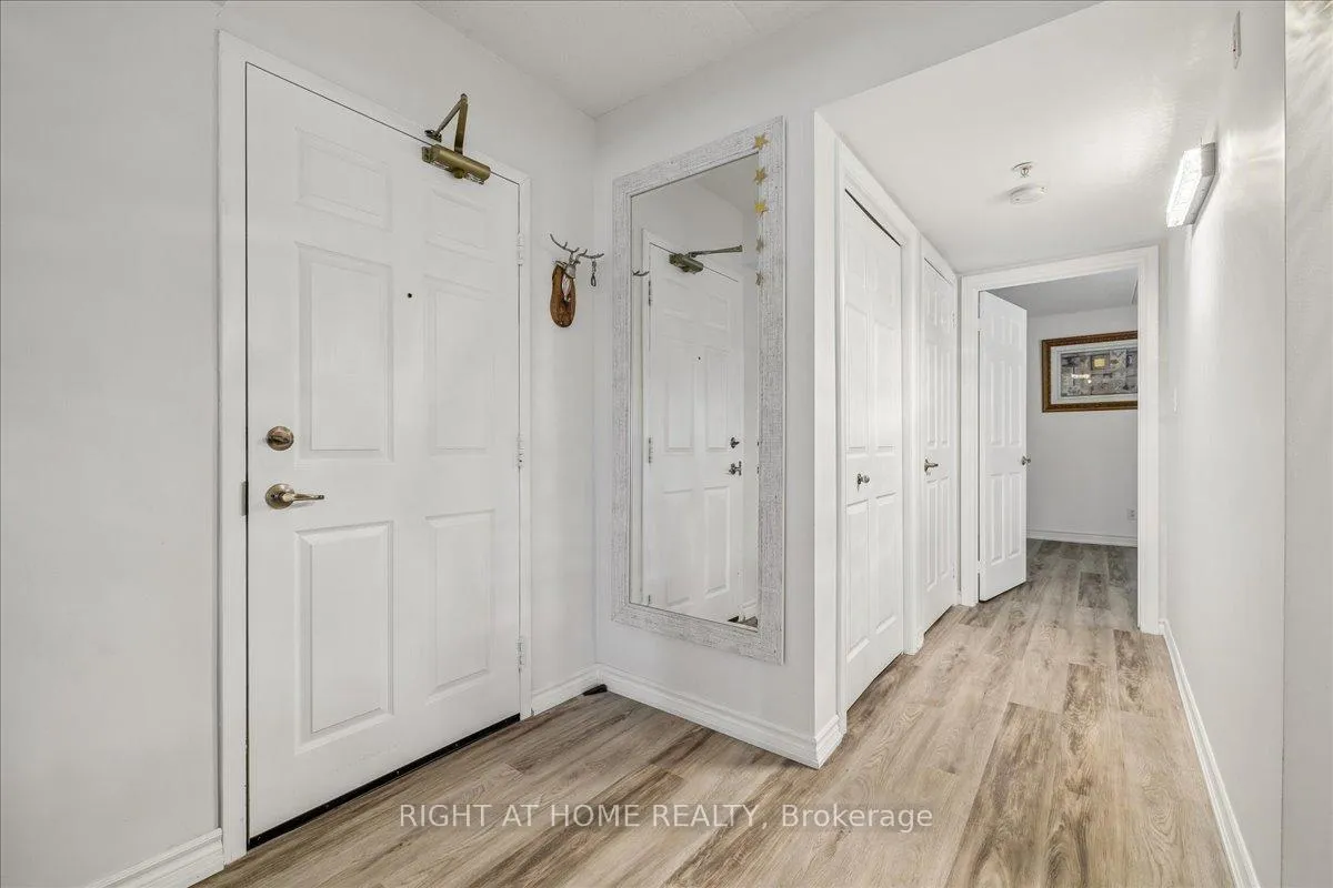 Photo 4 of Unit Unit # 312, 1451 Walker's Line, Burlington, Tansley — HOMEH
