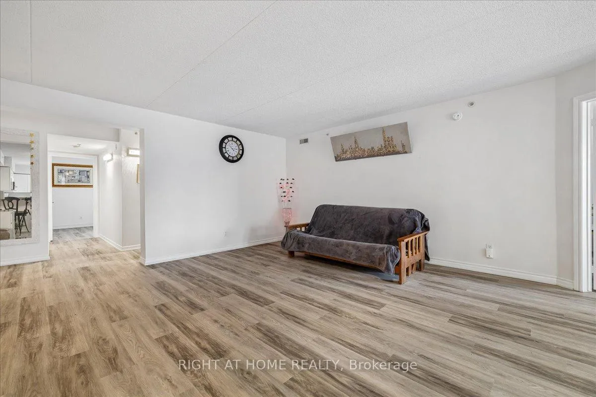 Photo 8 of Unit Unit # 312, 1451 Walker's Line, Burlington, Tansley — HOMEH