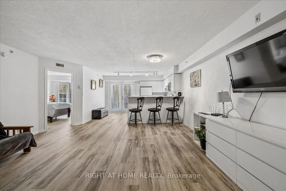 Photo 11 of Unit Unit # 312, 1451 Walker's Line, Burlington, Tansley — HOMEH