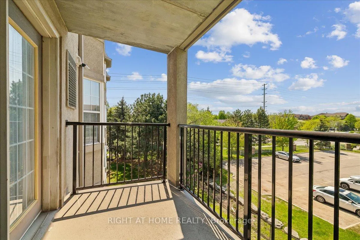 Photo 18 of Unit Unit # 312, 1451 Walker's Line, Burlington, Tansley — HOMEH