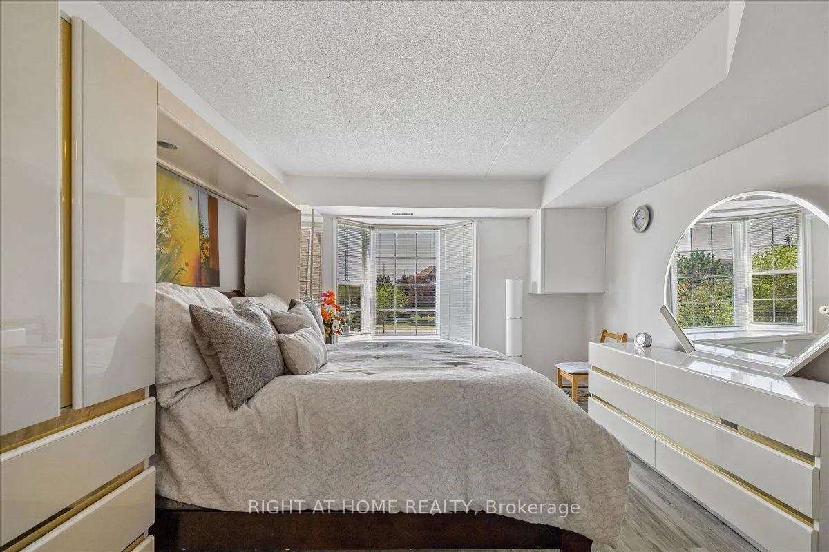 Photo 26 of Unit Unit # 312, 1451 Walker's Line, Burlington, Tansley — HOMEH