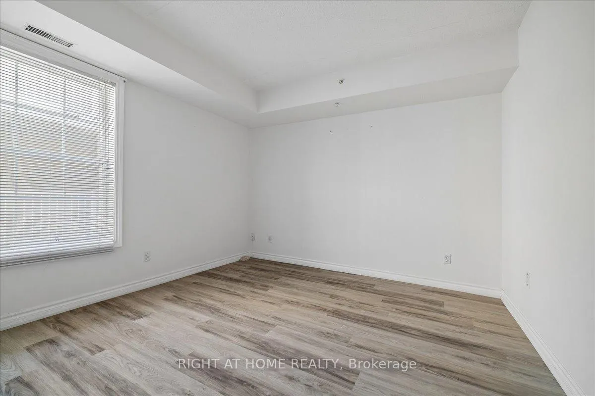 Photo 33 of Unit Unit # 312, 1451 Walker's Line, Burlington, Tansley — HOMEH