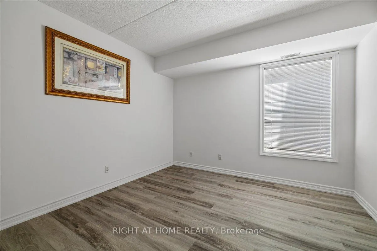 Photo 38 of Unit Unit # 312, 1451 Walker's Line, Burlington, Tansley — HOMEH