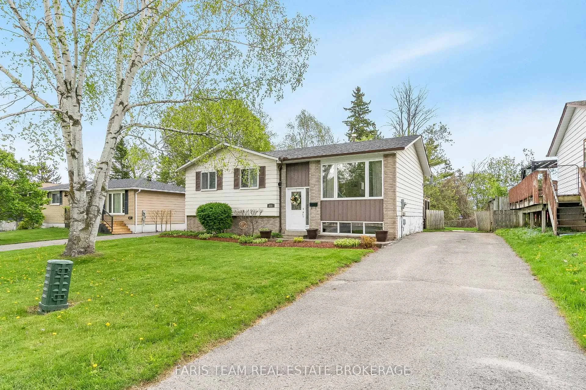 Photo 2 of 231 Chaingate Drive, Midland — HOMEH