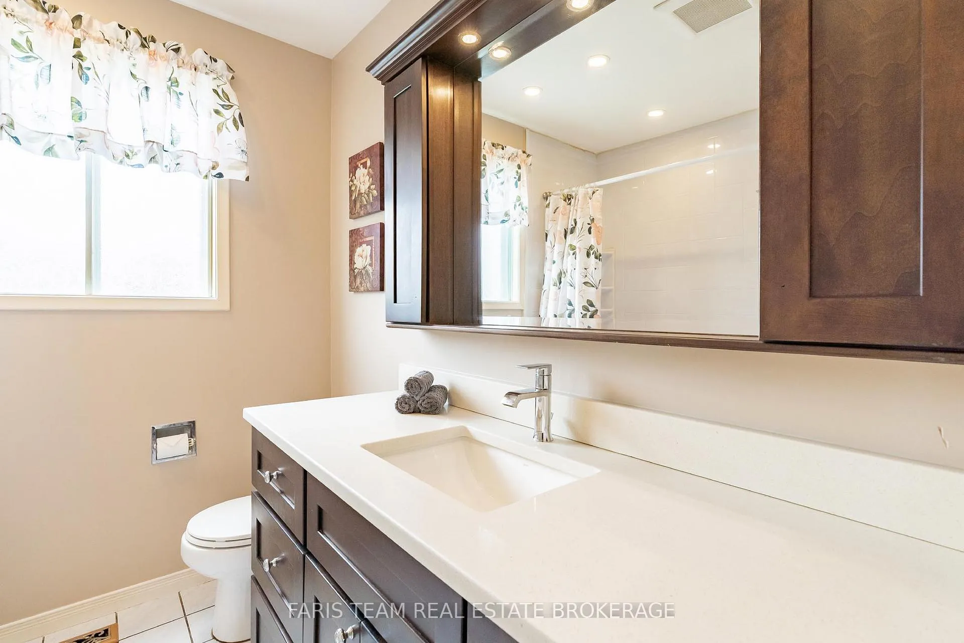 Photo 21 of 231 Chaingate Drive, Midland — HOMEH